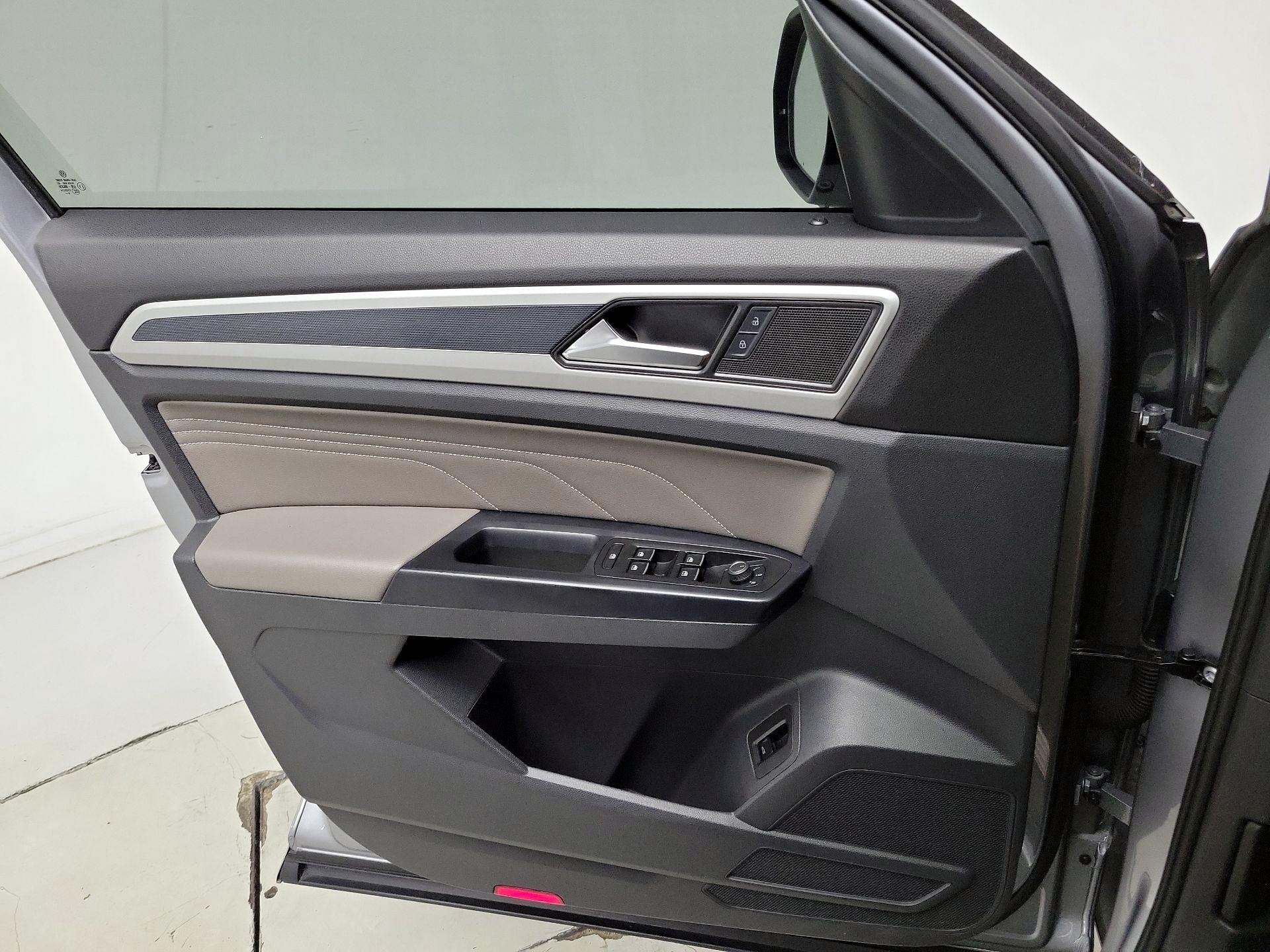 Thumbnail: 2021 Volkswagen Atlas - 12