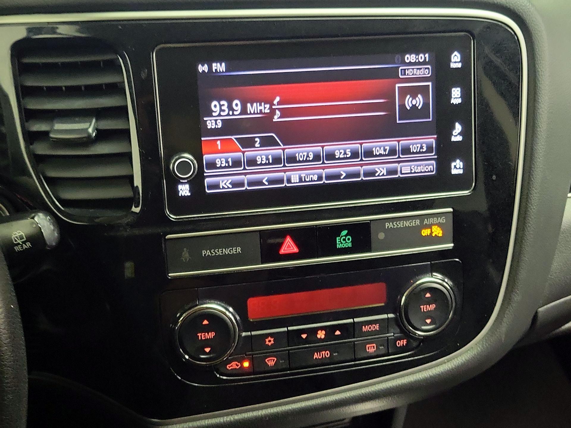 Thumbnail: 2019 Mitsubishi Outlander - 15