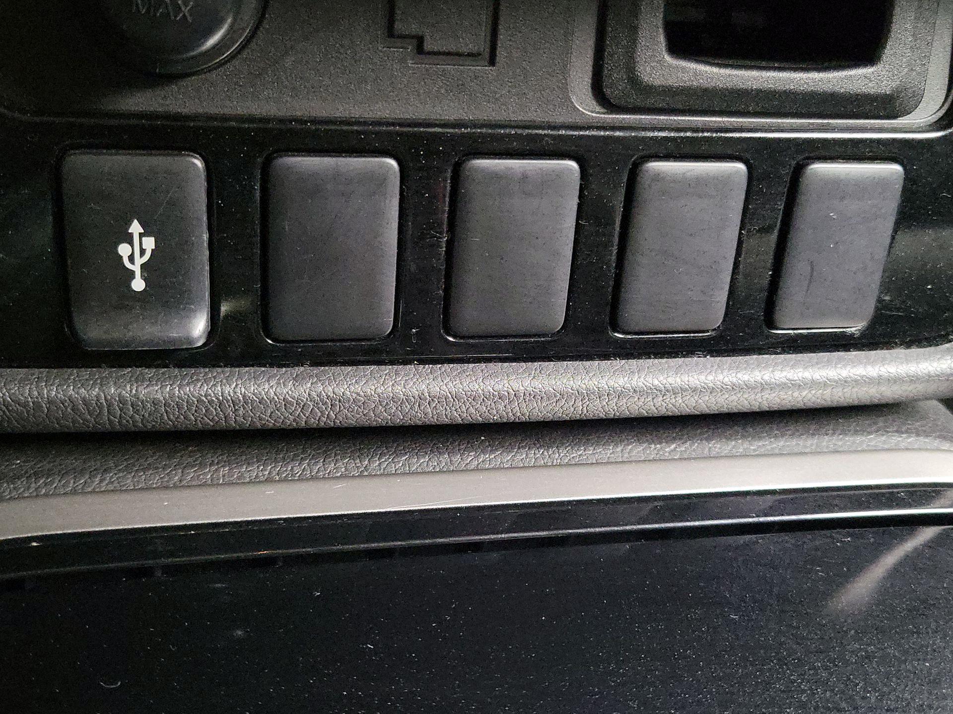 Thumbnail: 2019 Mitsubishi Outlander - 18