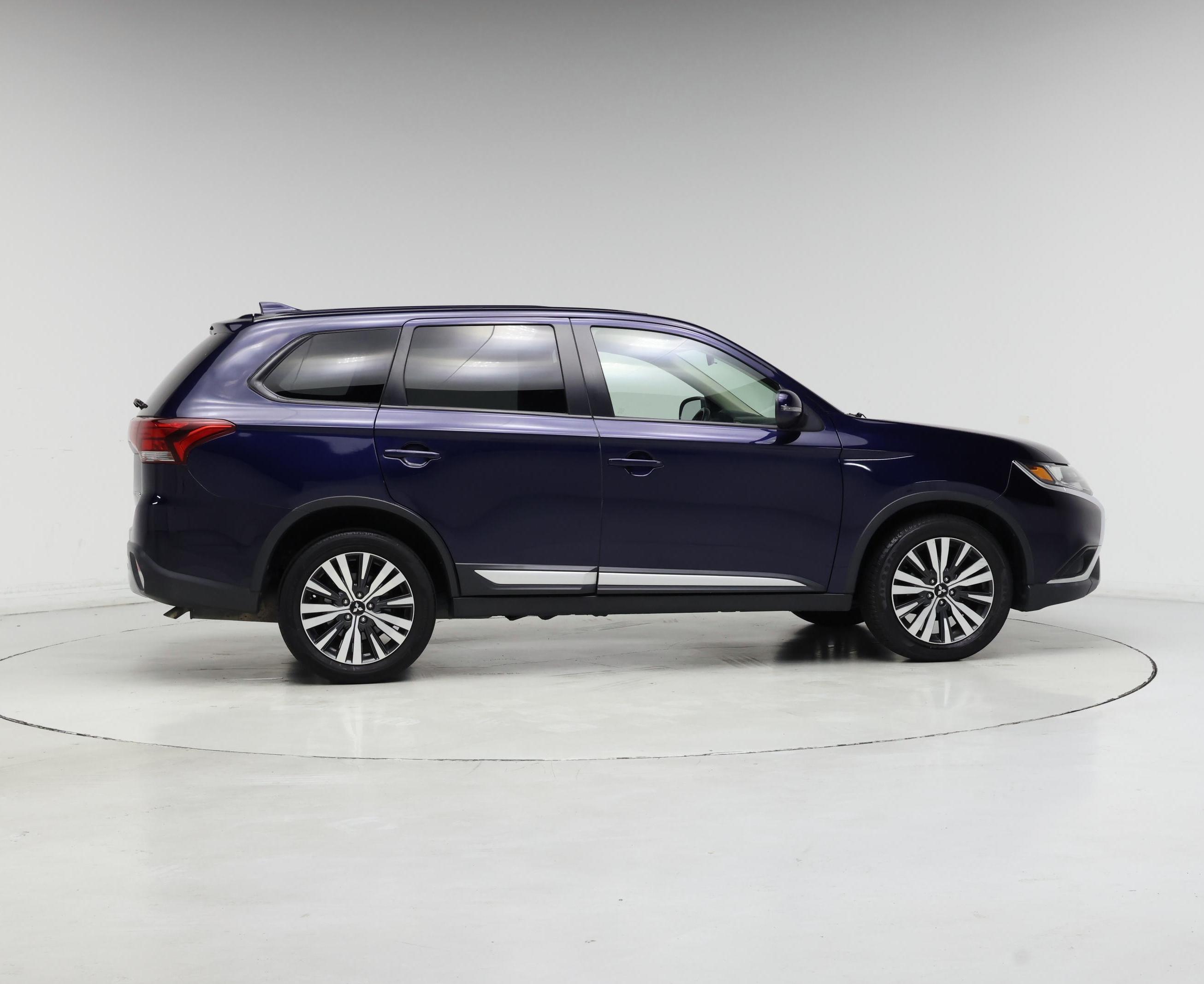 Thumbnail: 2019 Mitsubishi Outlander - 7