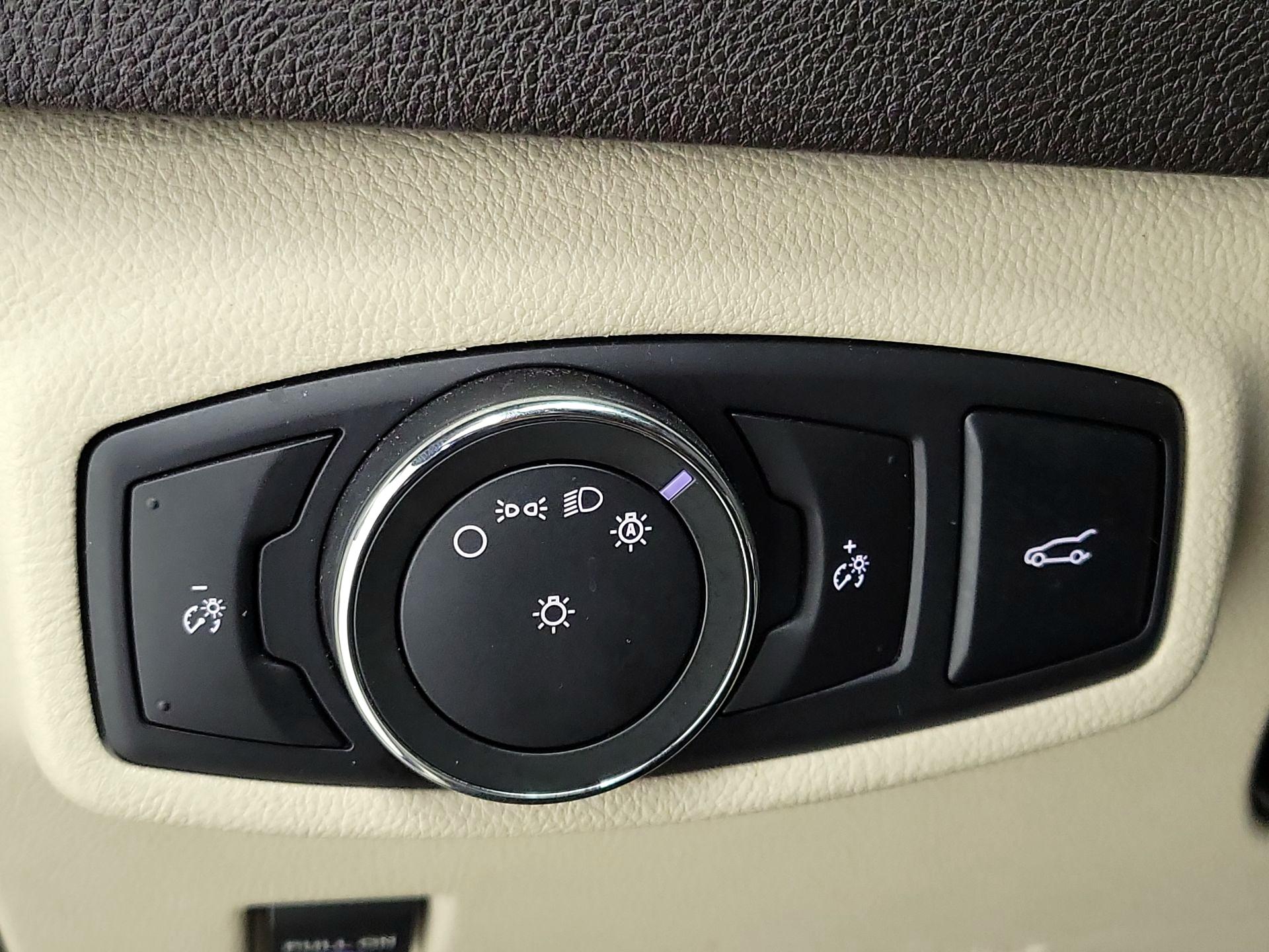 Thumbnail: 2017 Lincoln MKC - 13