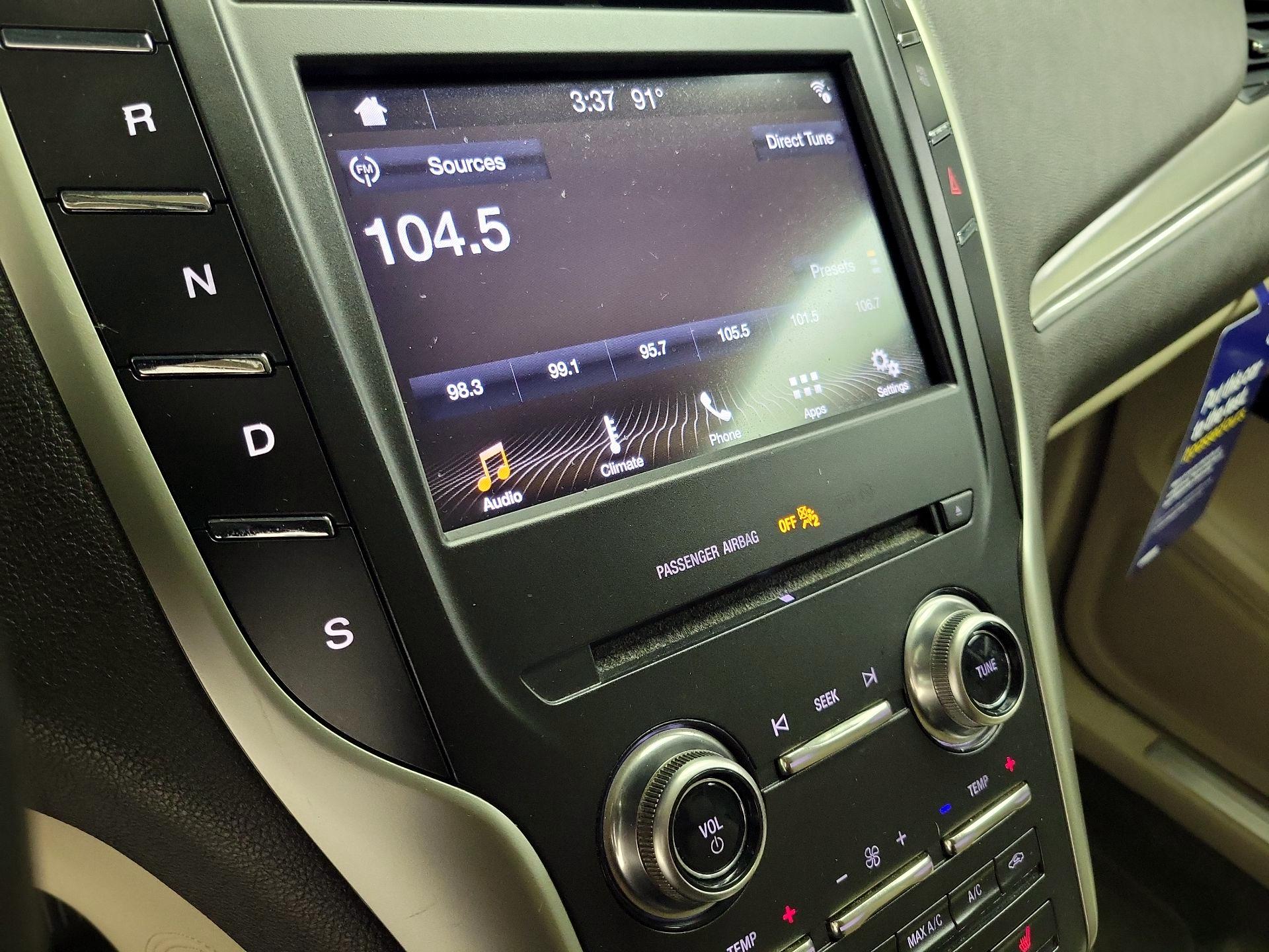 Thumbnail: 2017 Lincoln MKC - 15