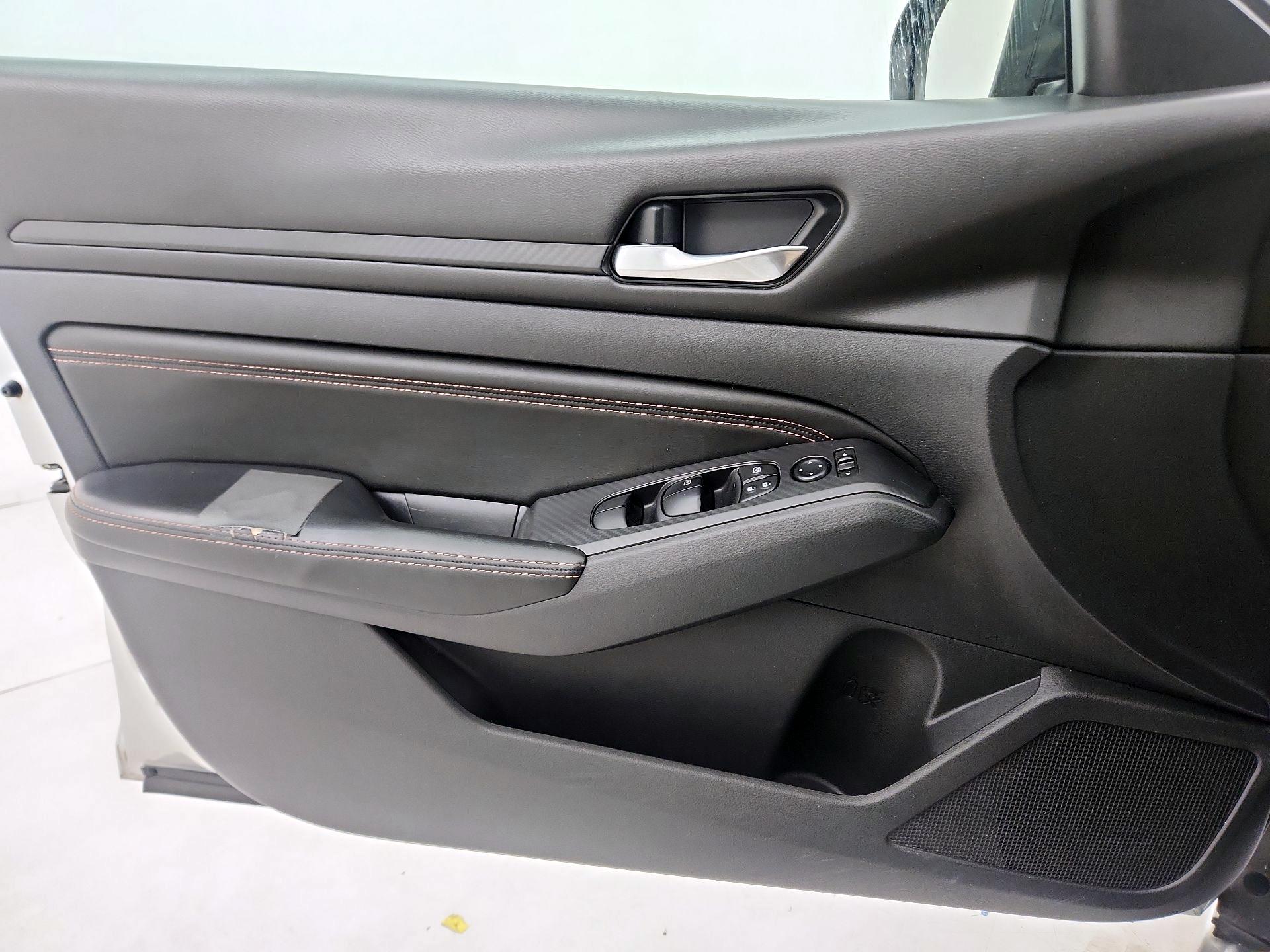 Thumbnail: 2019 Nissan Altima - 12