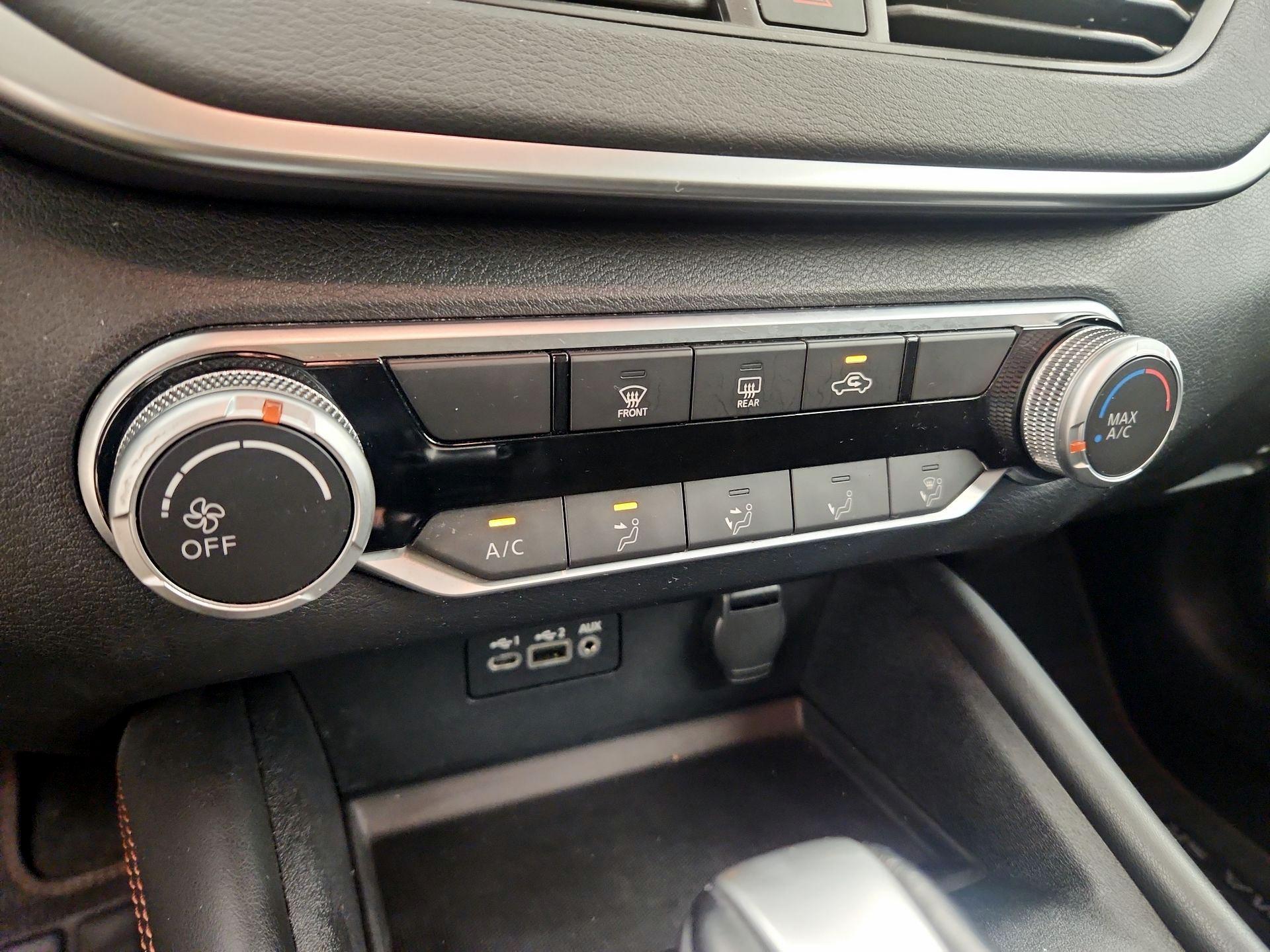 Thumbnail: 2019 Nissan Altima - 16