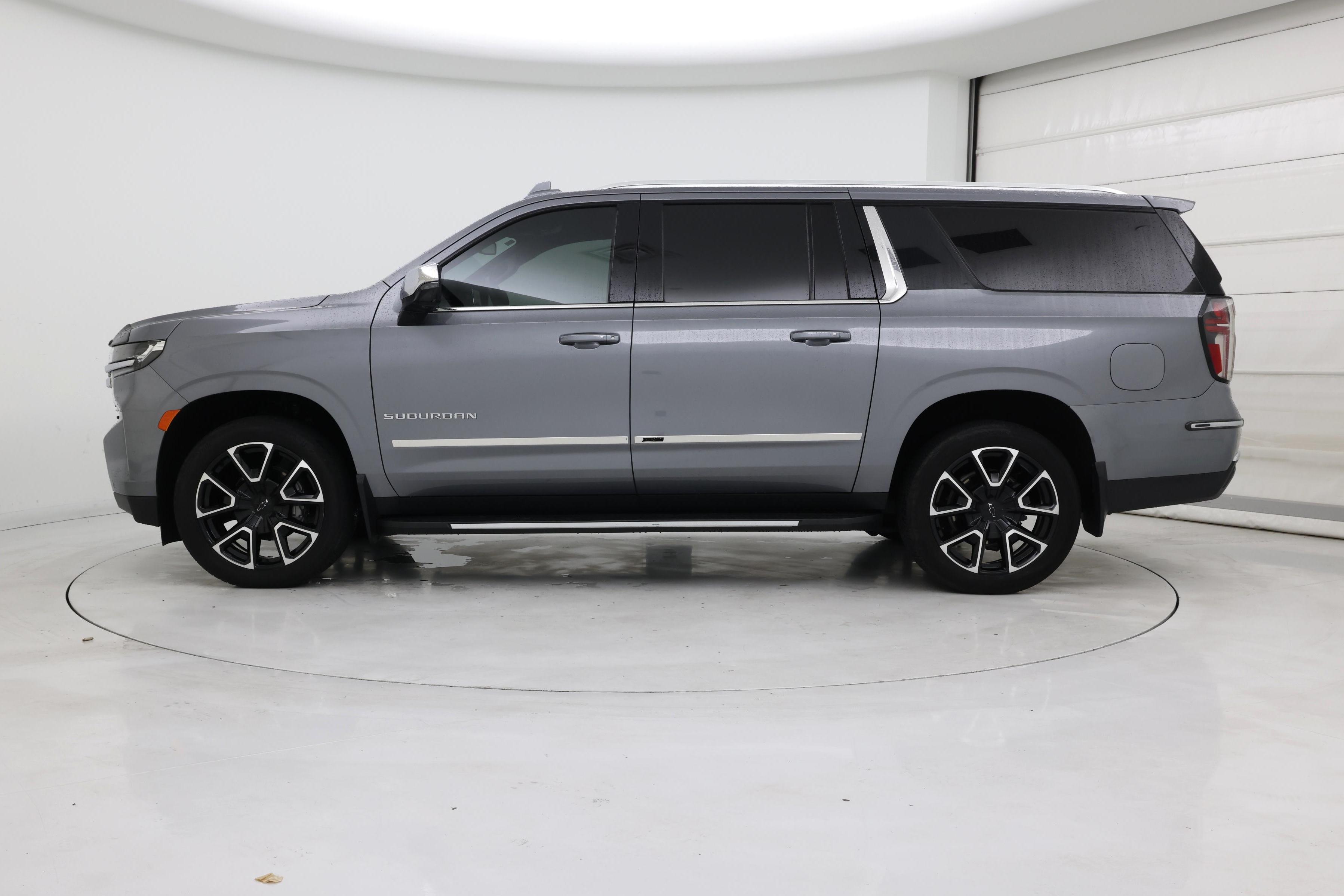 Thumbnail: 2022 Chevrolet Suburban - 3