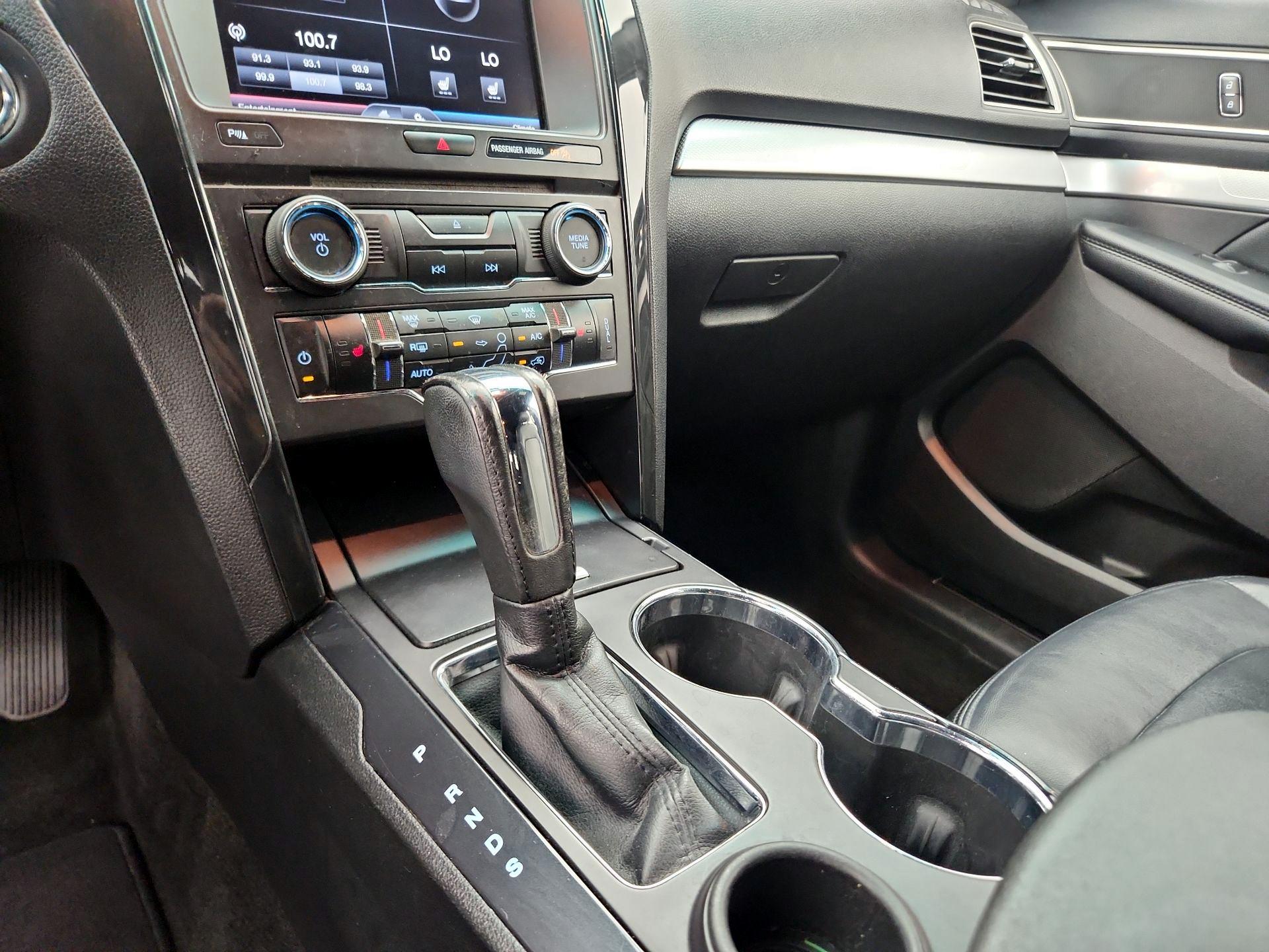 Thumbnail: 2016 Ford Explorer - 17