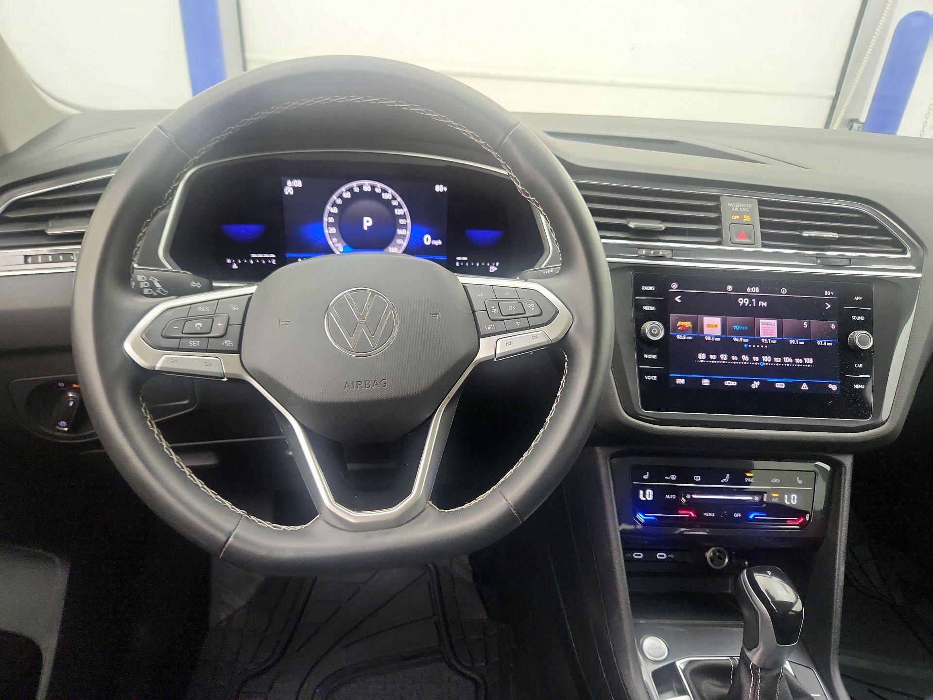 Thumbnail: 2023 Volkswagen Tiguan - 10
