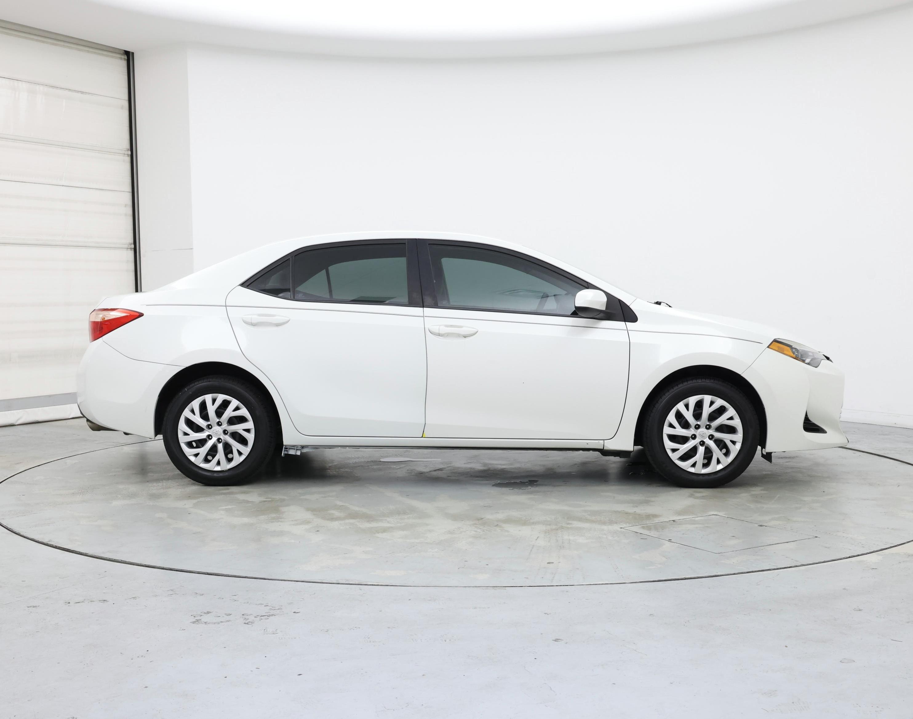 Thumbnail: 2018 Toyota Corolla - 7