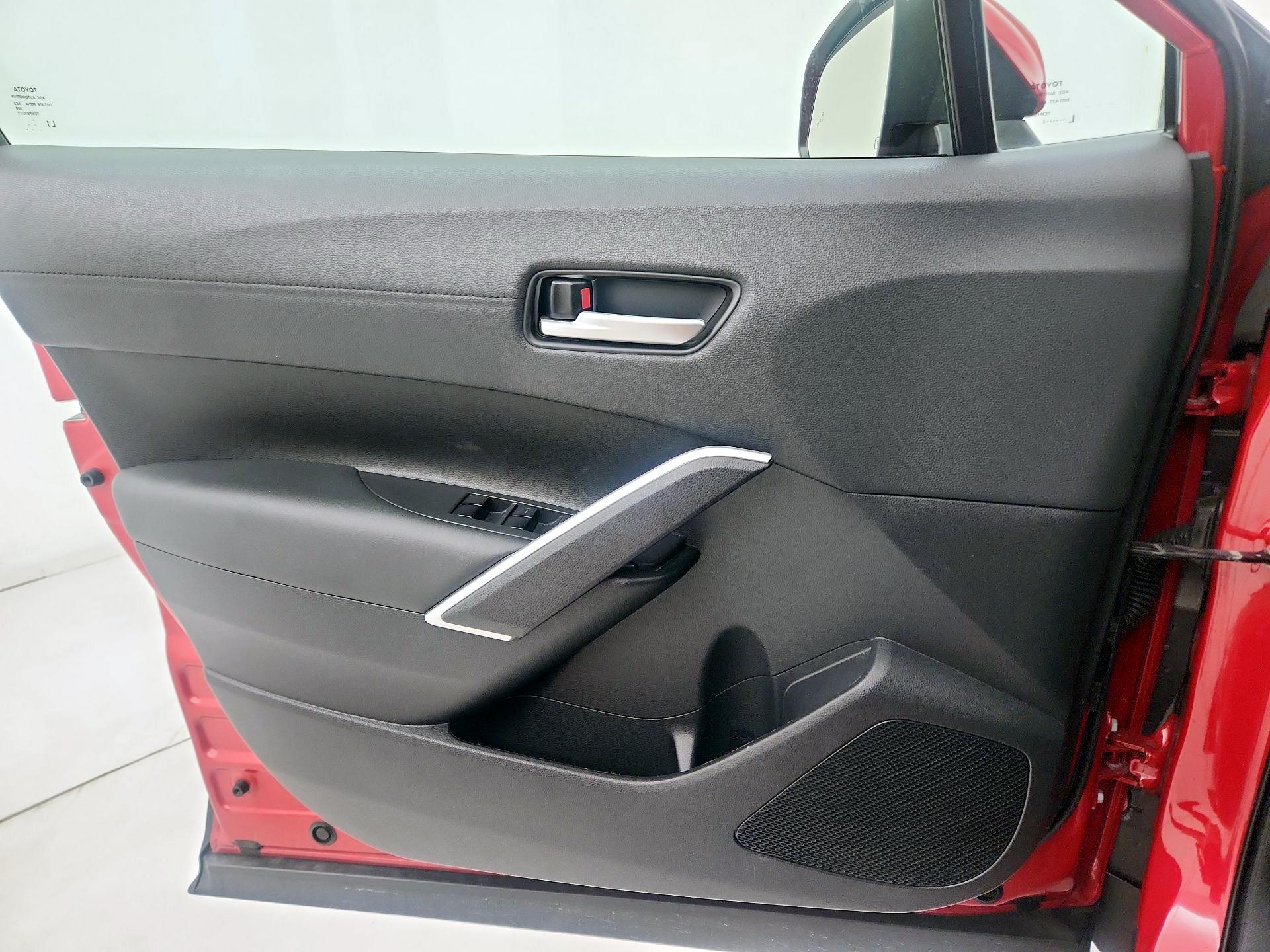 Thumbnail: 2022 Toyota Corolla Cross - 12