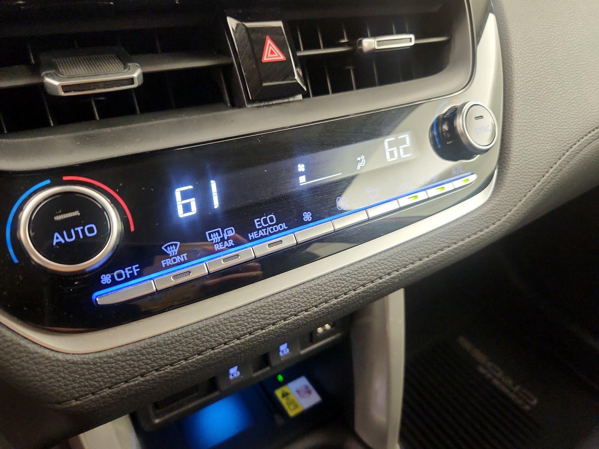 Thumbnail: 2022 Toyota Corolla Cross - 16