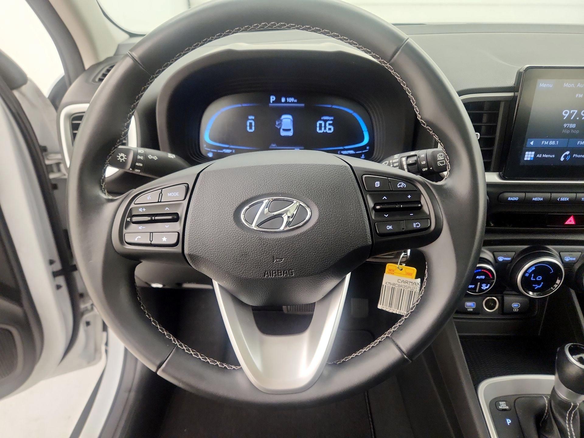 Thumbnail: 2023 Hyundai Venue - 10