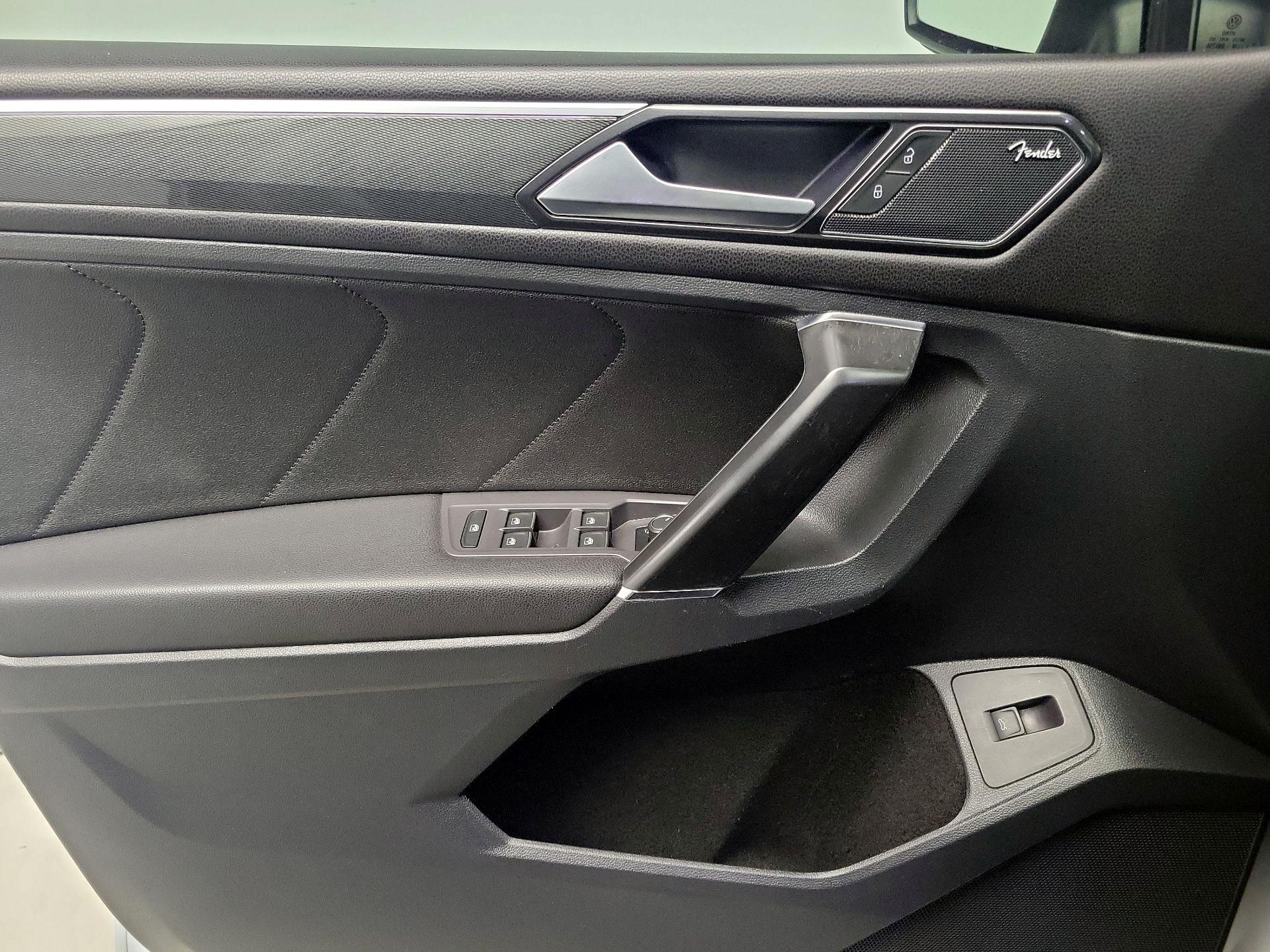 Thumbnail: 2018 Volkswagen Tiguan - 12