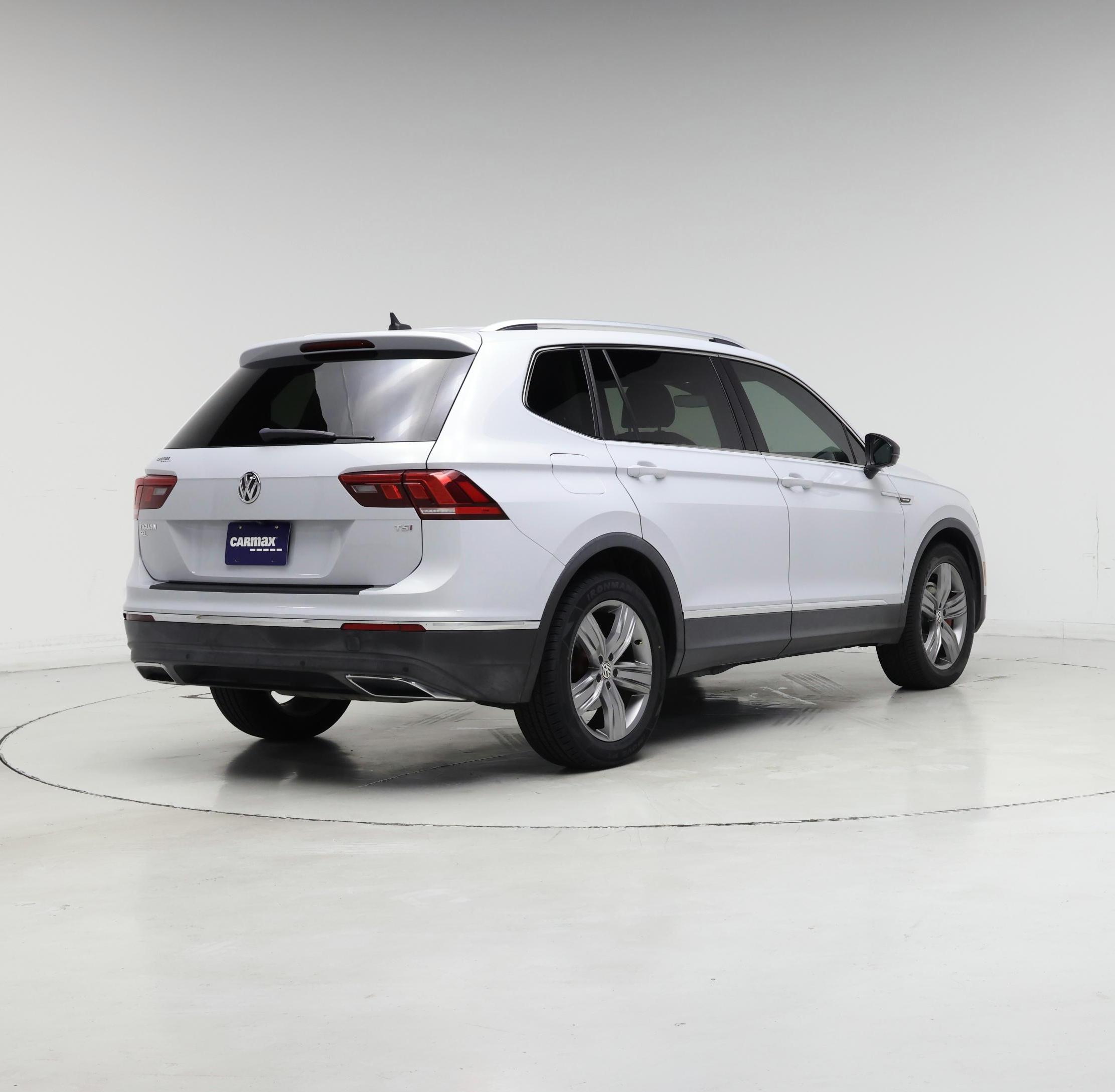 Thumbnail: 2018 Volkswagen Tiguan - 8