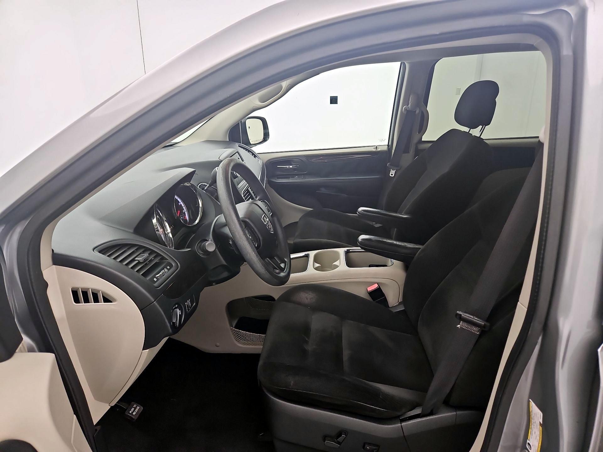 Thumbnail: 2016 Dodge Grand Caravan - 11