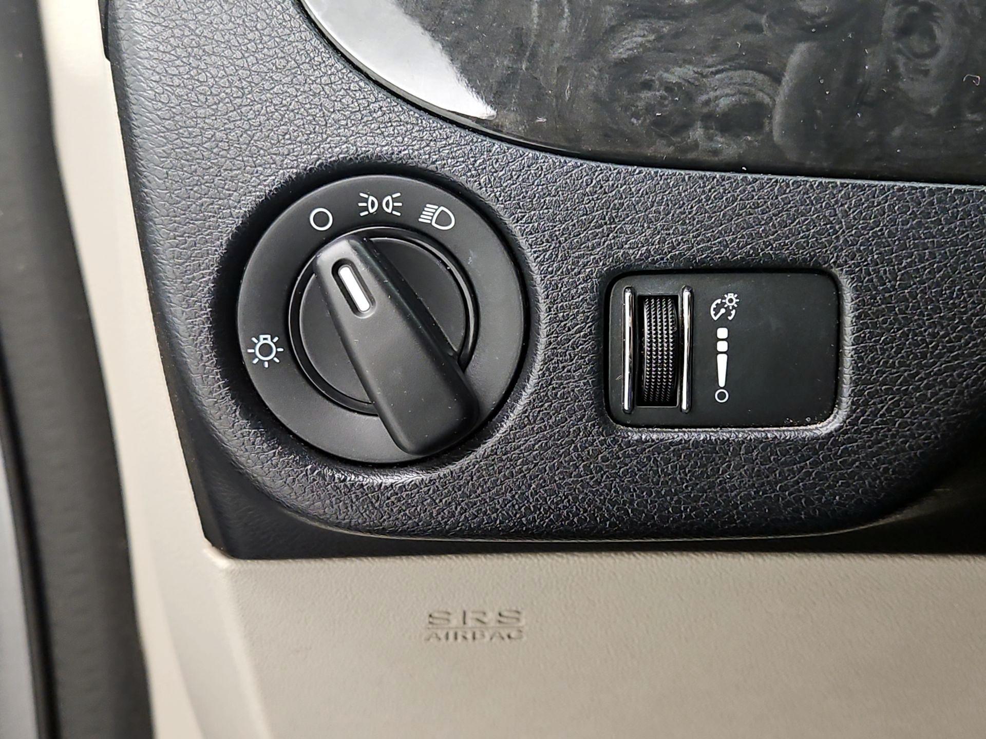 Thumbnail: 2016 Dodge Grand Caravan - 13
