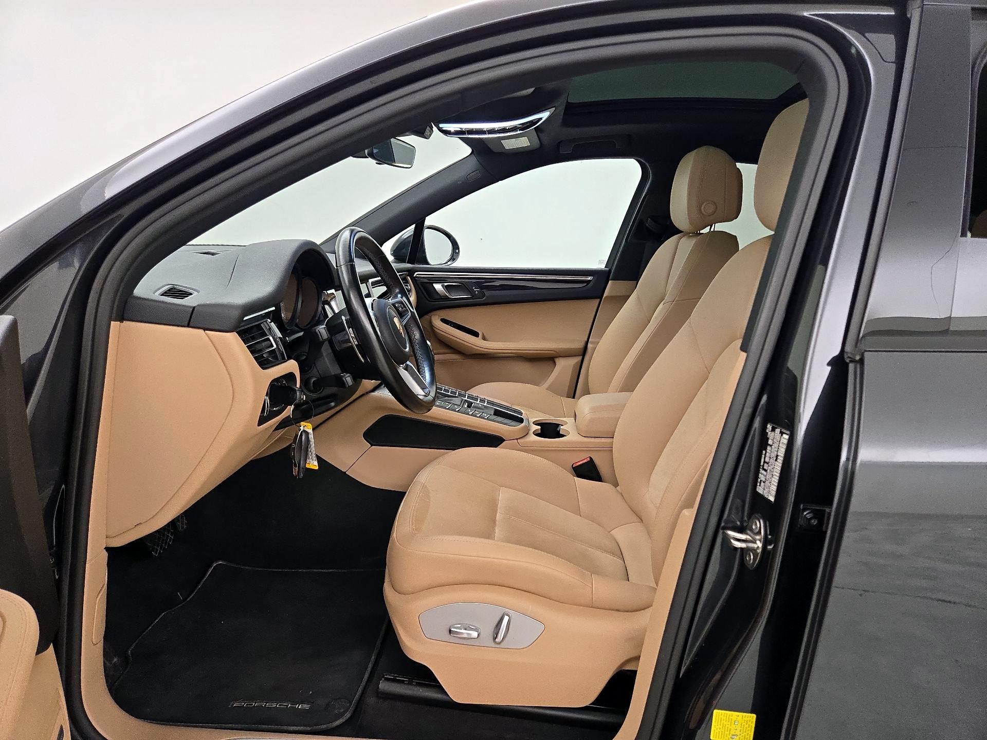 Thumbnail: 2020 Porsche Macan - 11