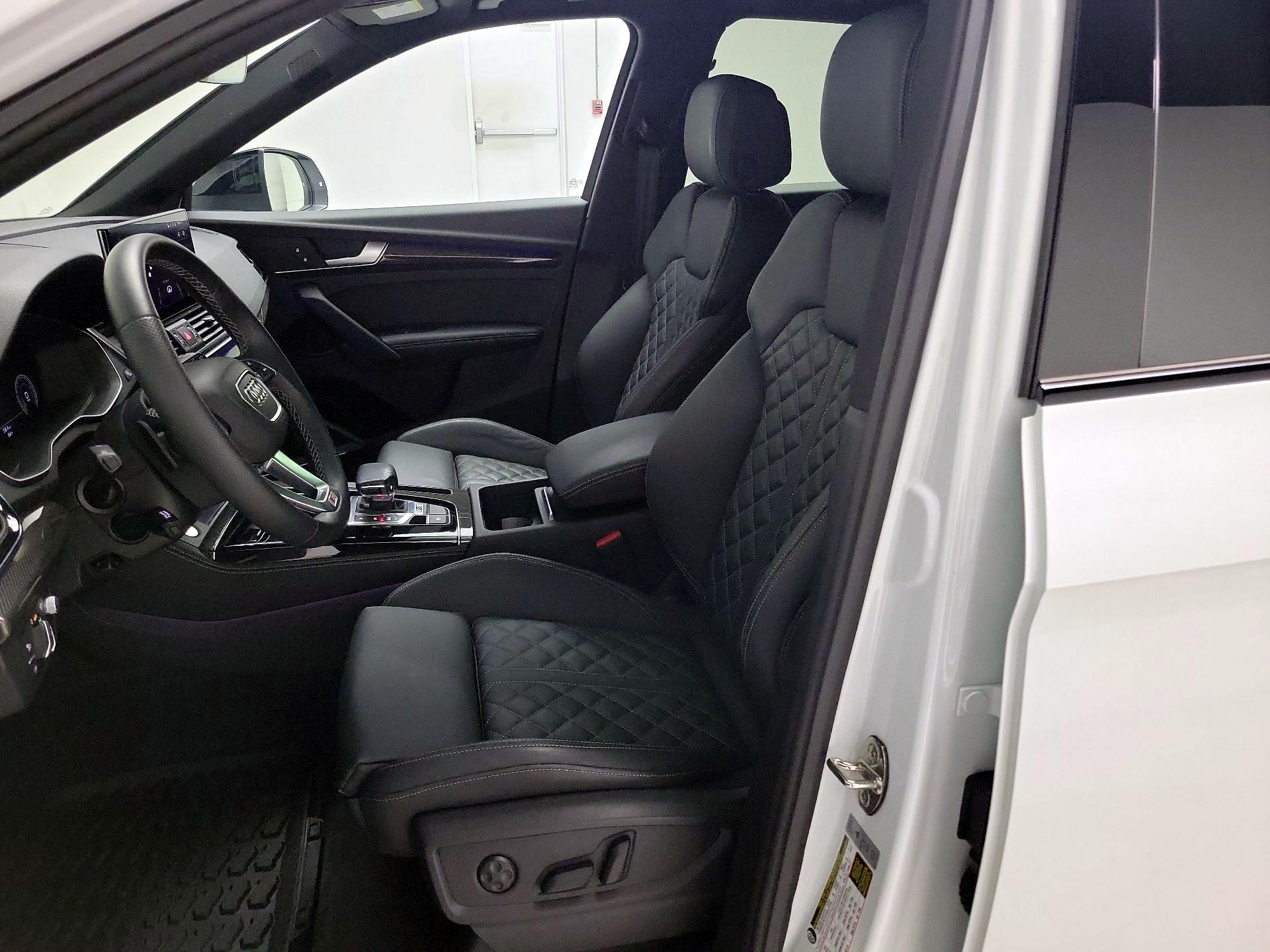 Thumbnail: 2021 Audi SQ5 - 11