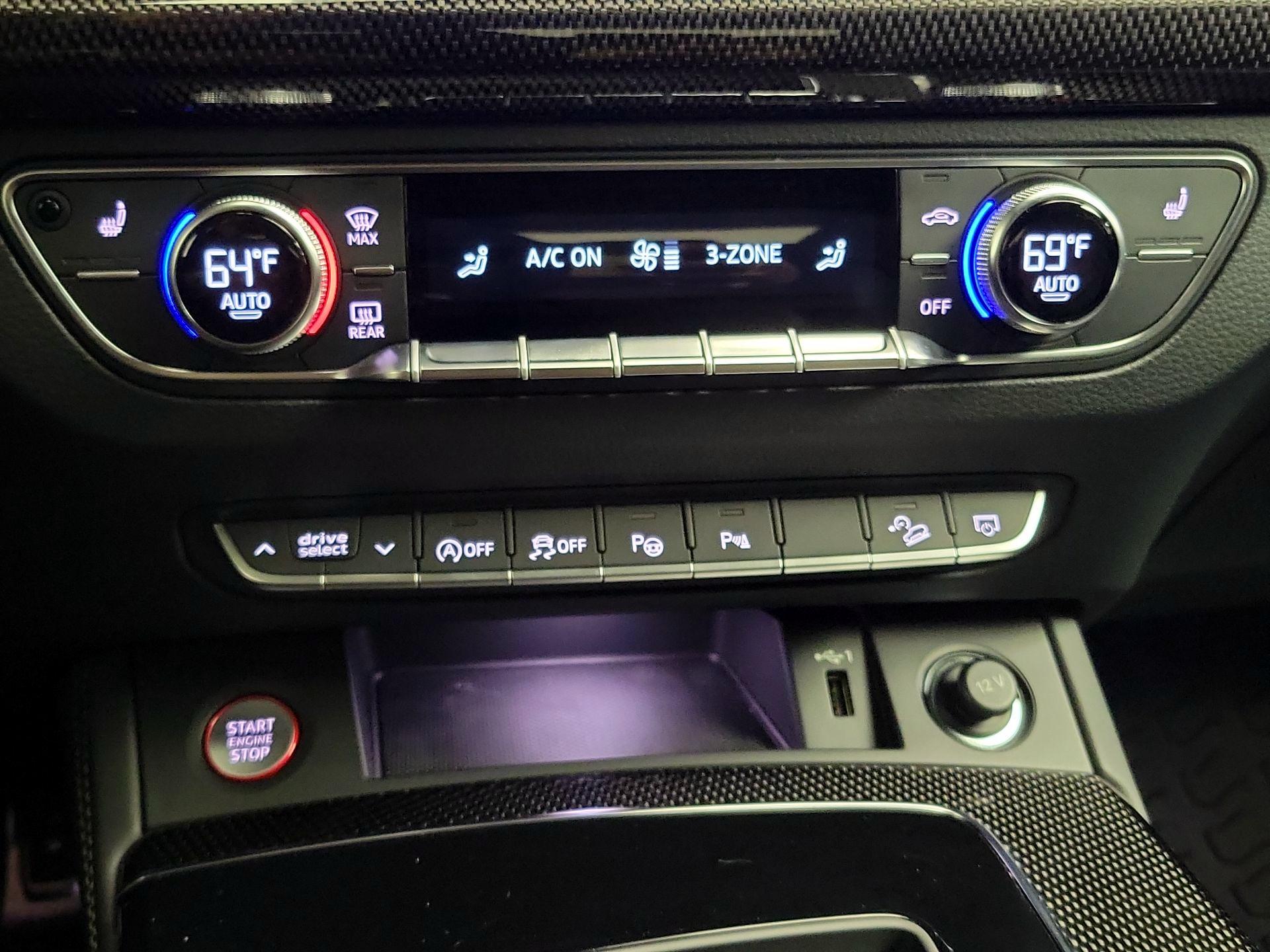 Thumbnail: 2021 Audi SQ5 - 17