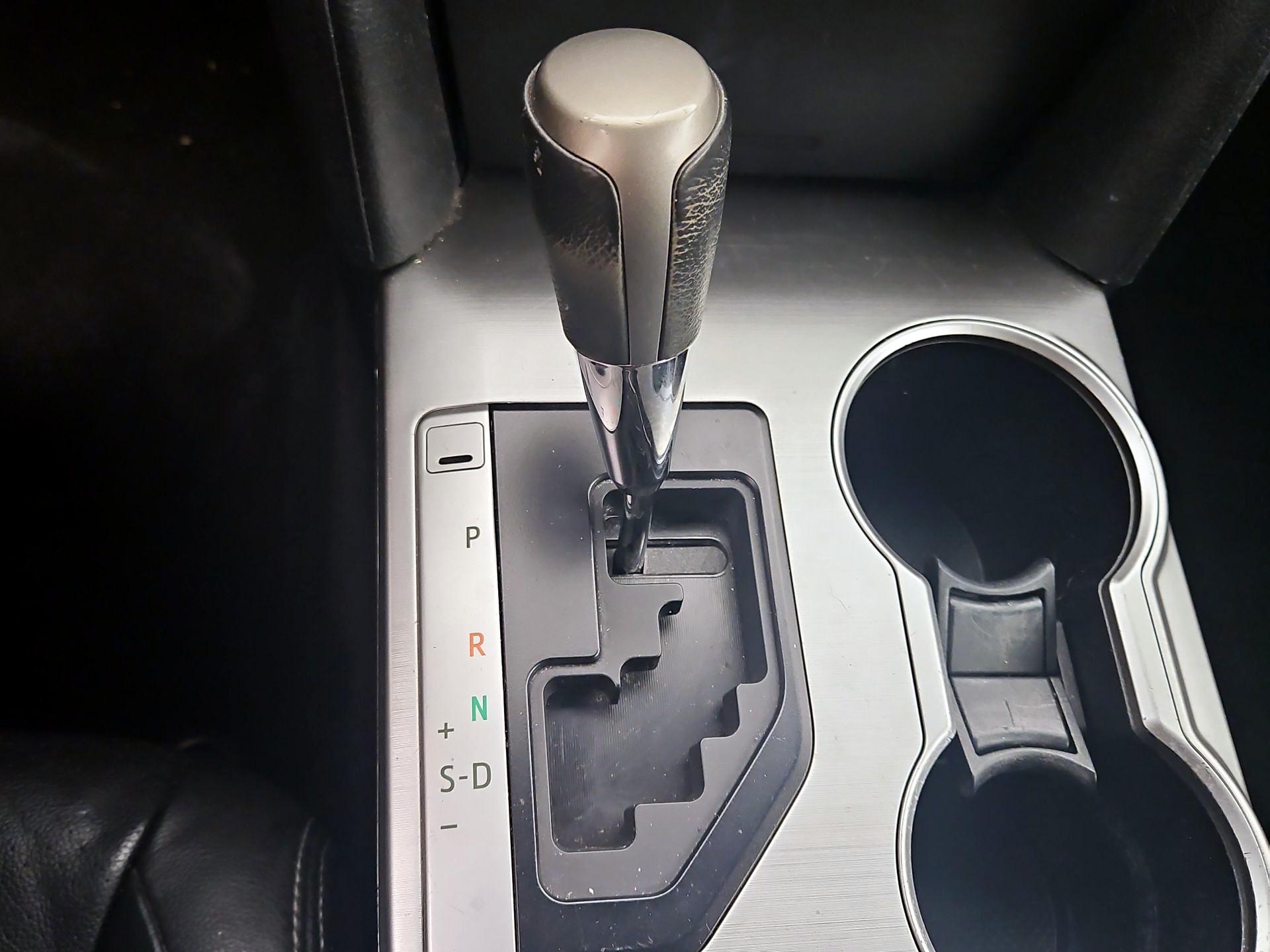 Thumbnail: 2014 Toyota Camry - 16