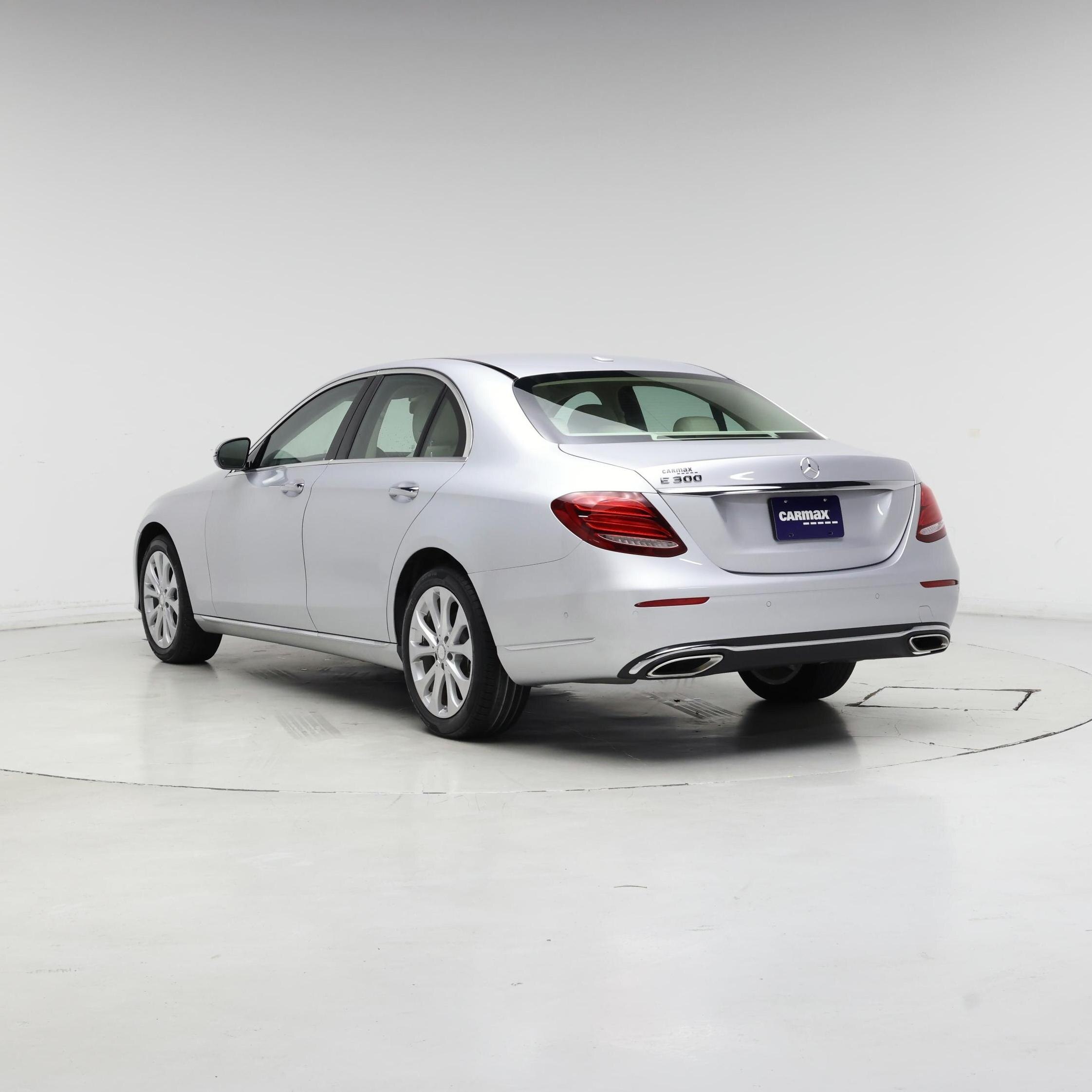 Thumbnail: 2017 Mercedes-Benz E-Class - 2