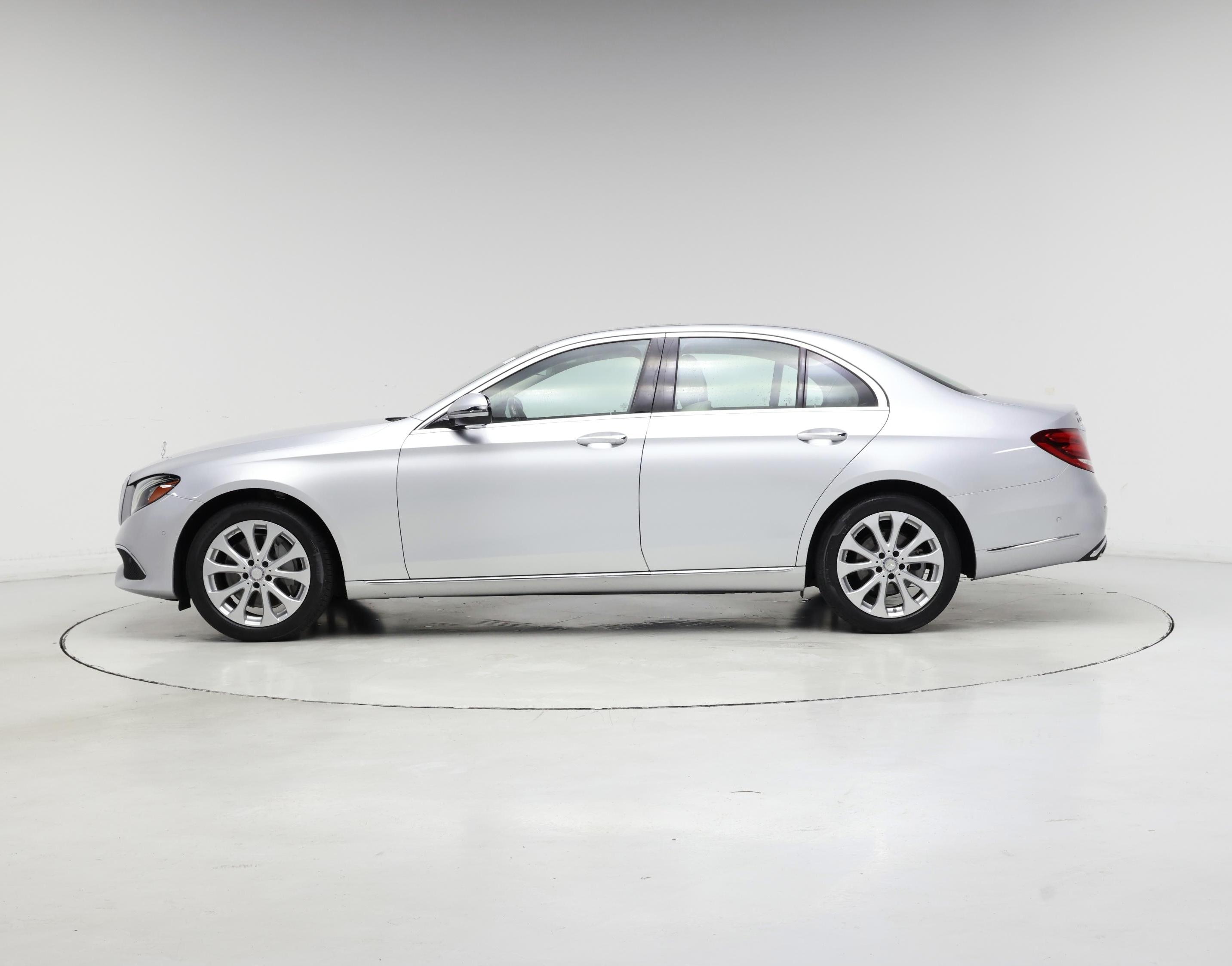 Thumbnail: 2017 Mercedes-Benz E-Class - 3