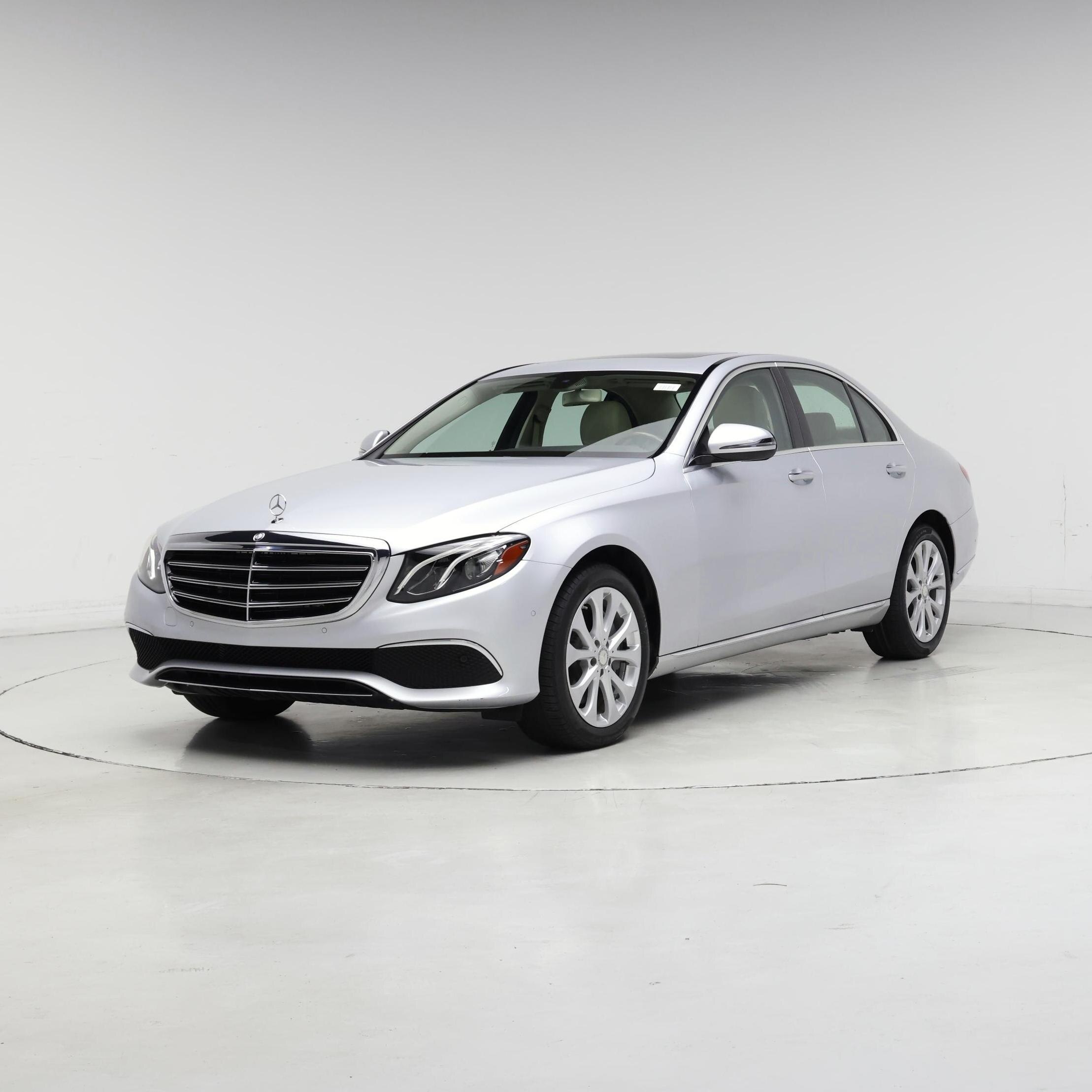 Thumbnail: 2017 Mercedes-Benz E-Class - 4