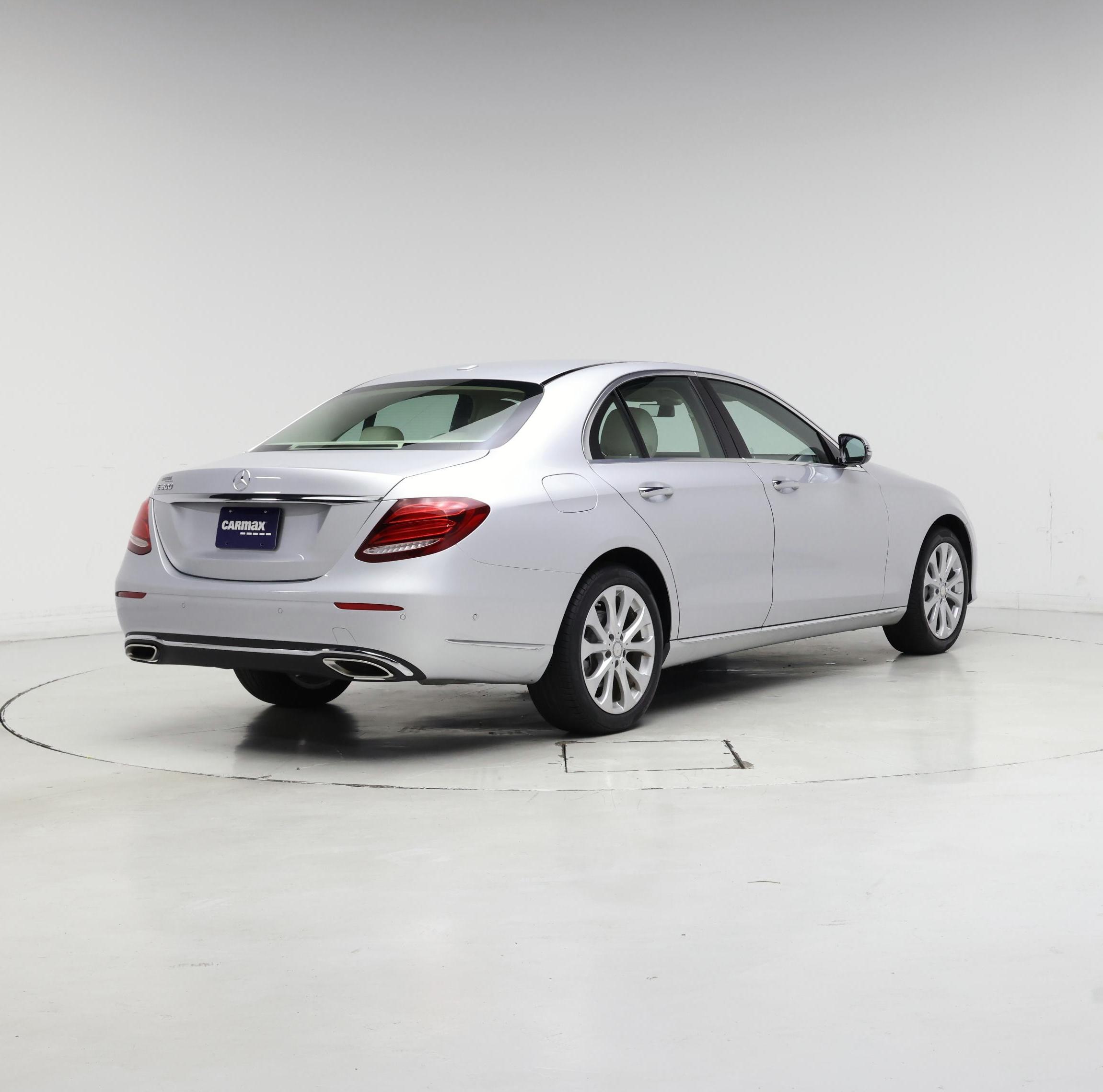 Thumbnail: 2017 Mercedes-Benz E-Class - 8