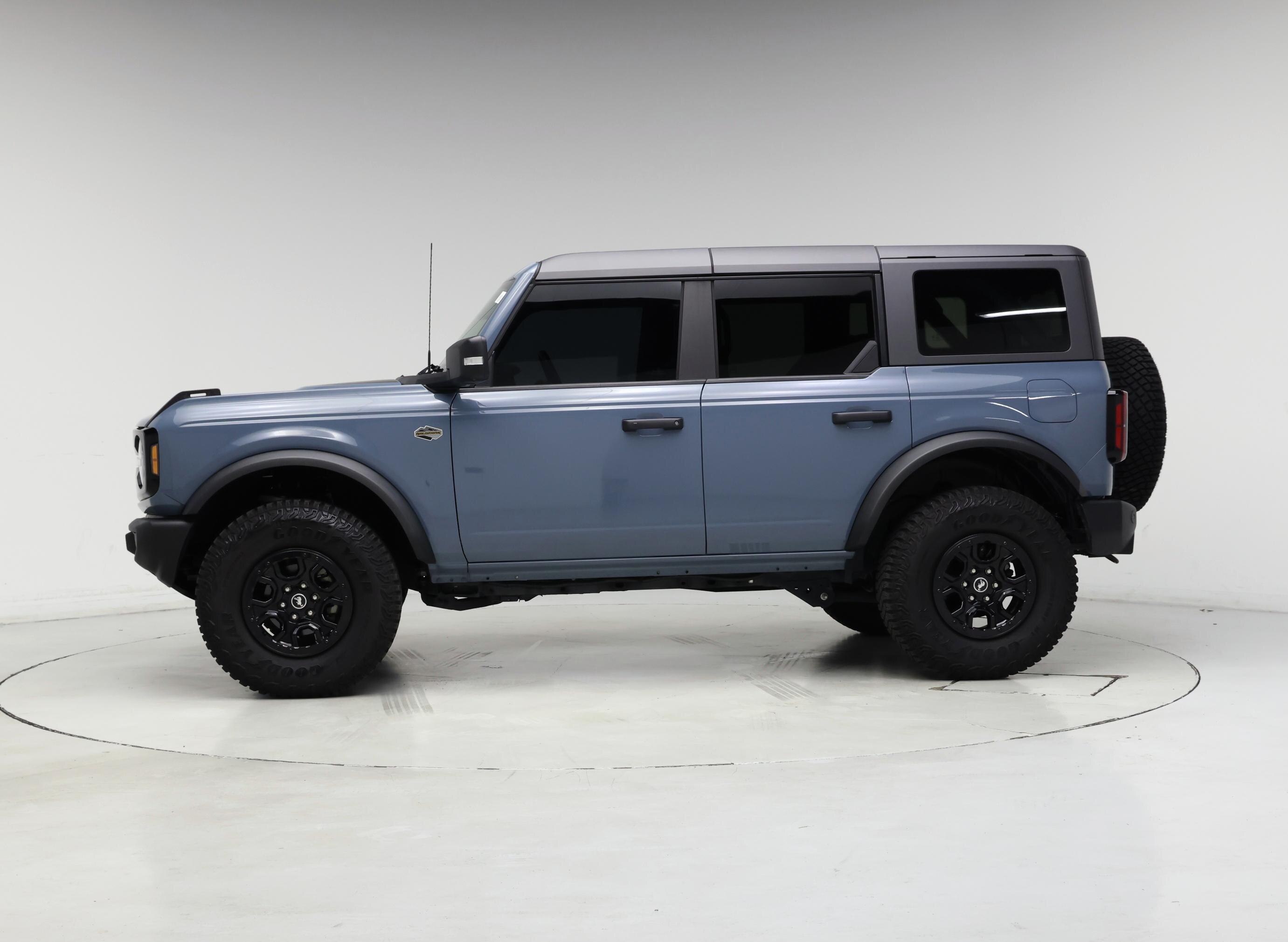 Thumbnail: 2022 Ford Bronco - 3