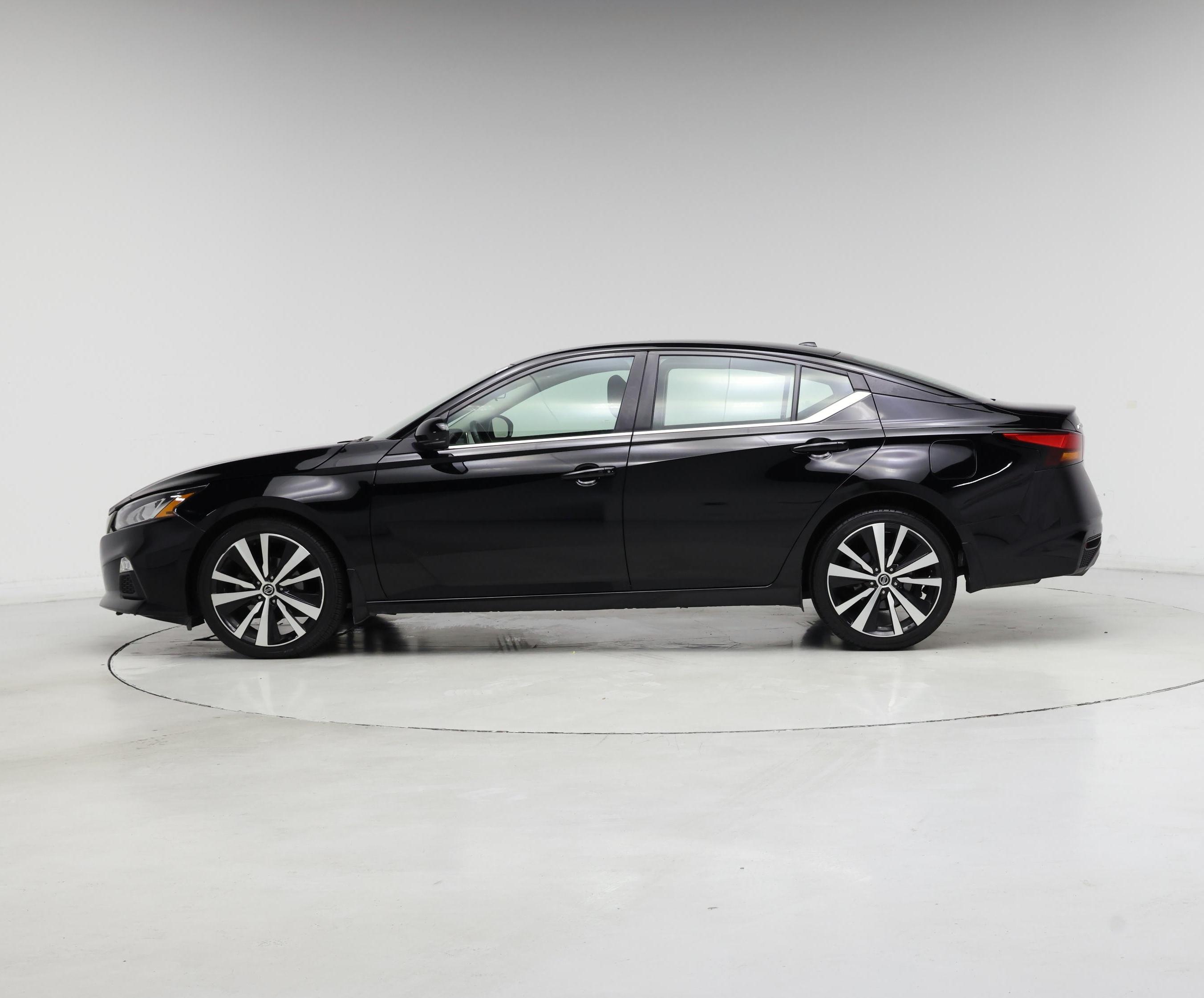 Thumbnail: 2020 Nissan Altima - 3