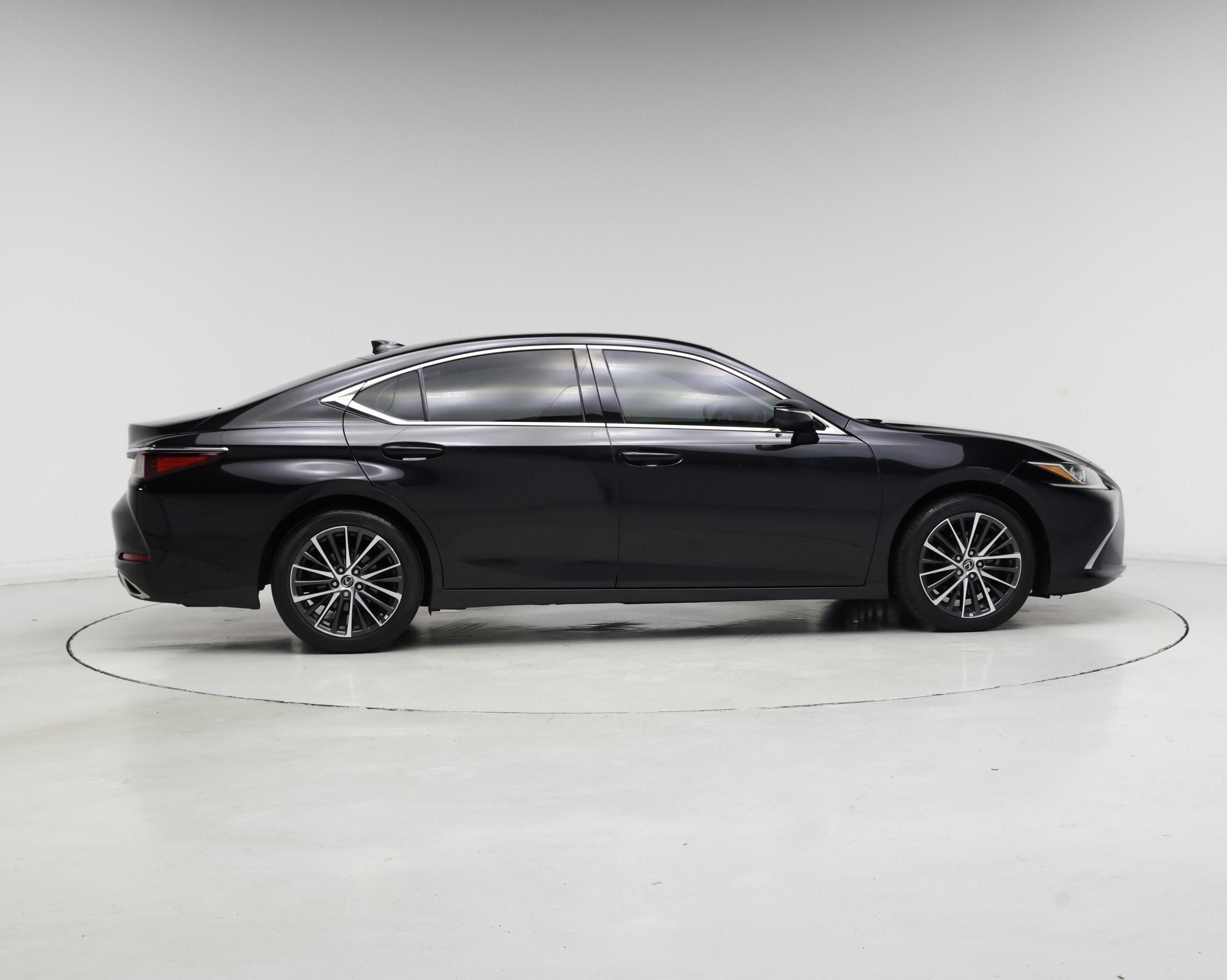 Thumbnail: 2022 Lexus ES - 7