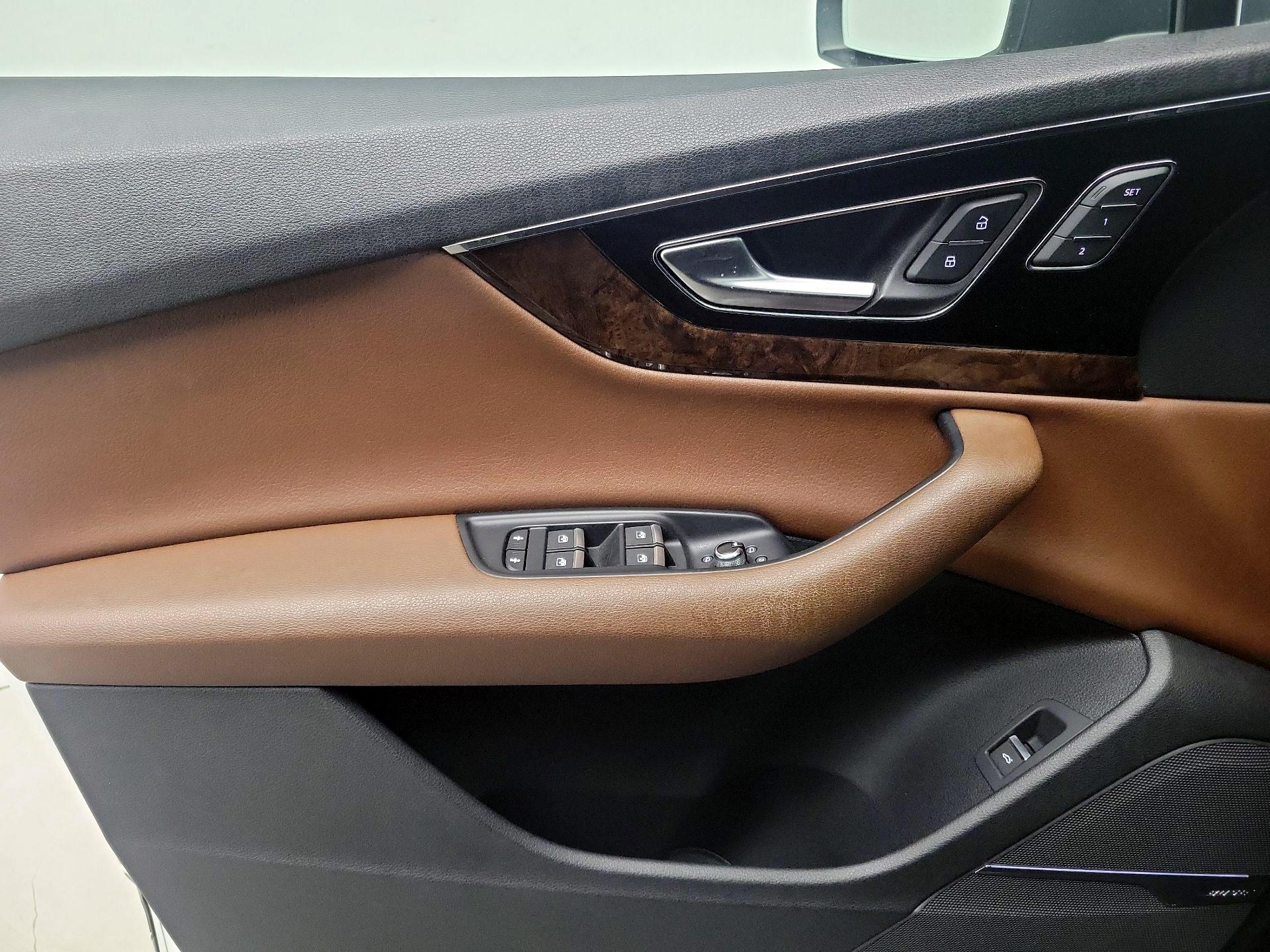 Thumbnail: 2019 Audi Q7 - 12