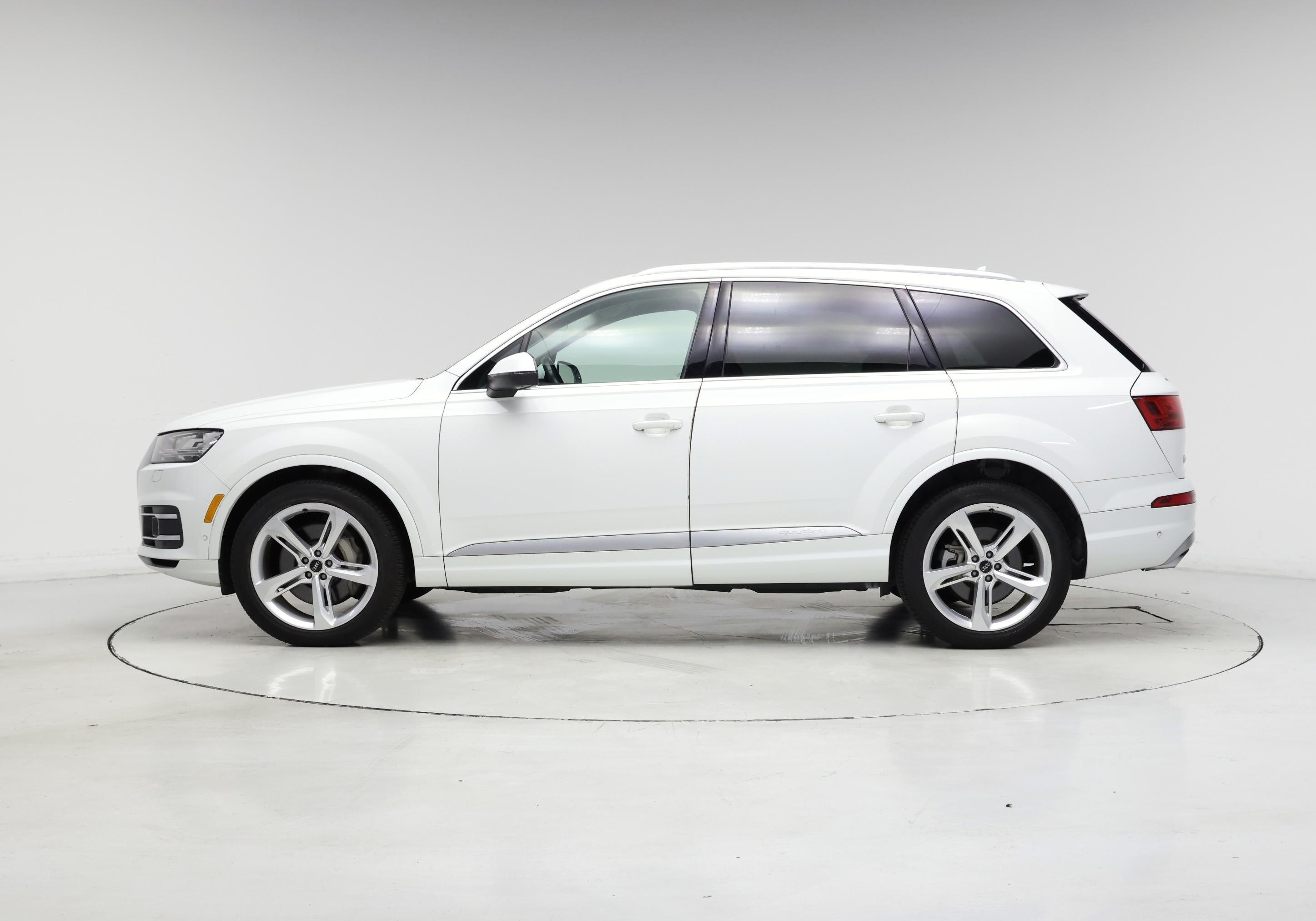 Thumbnail: 2019 Audi Q7 - 3