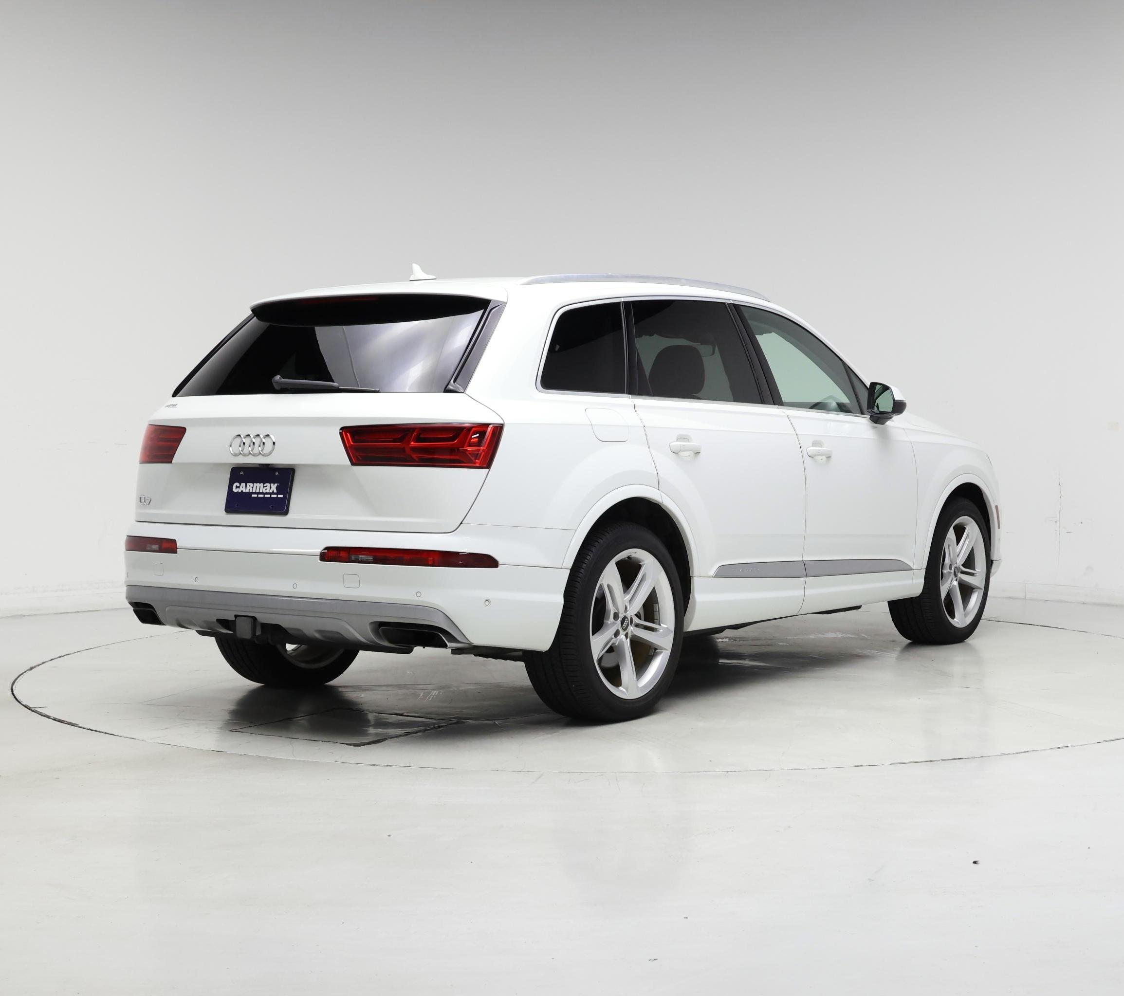 Thumbnail: 2019 Audi Q7 - 8