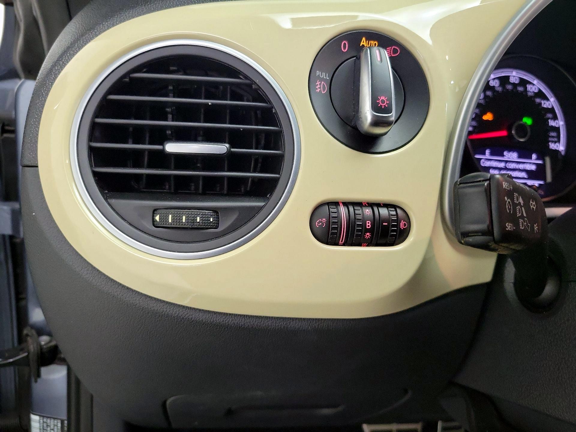 Thumbnail: 2019 Volkswagen Beetle - 13