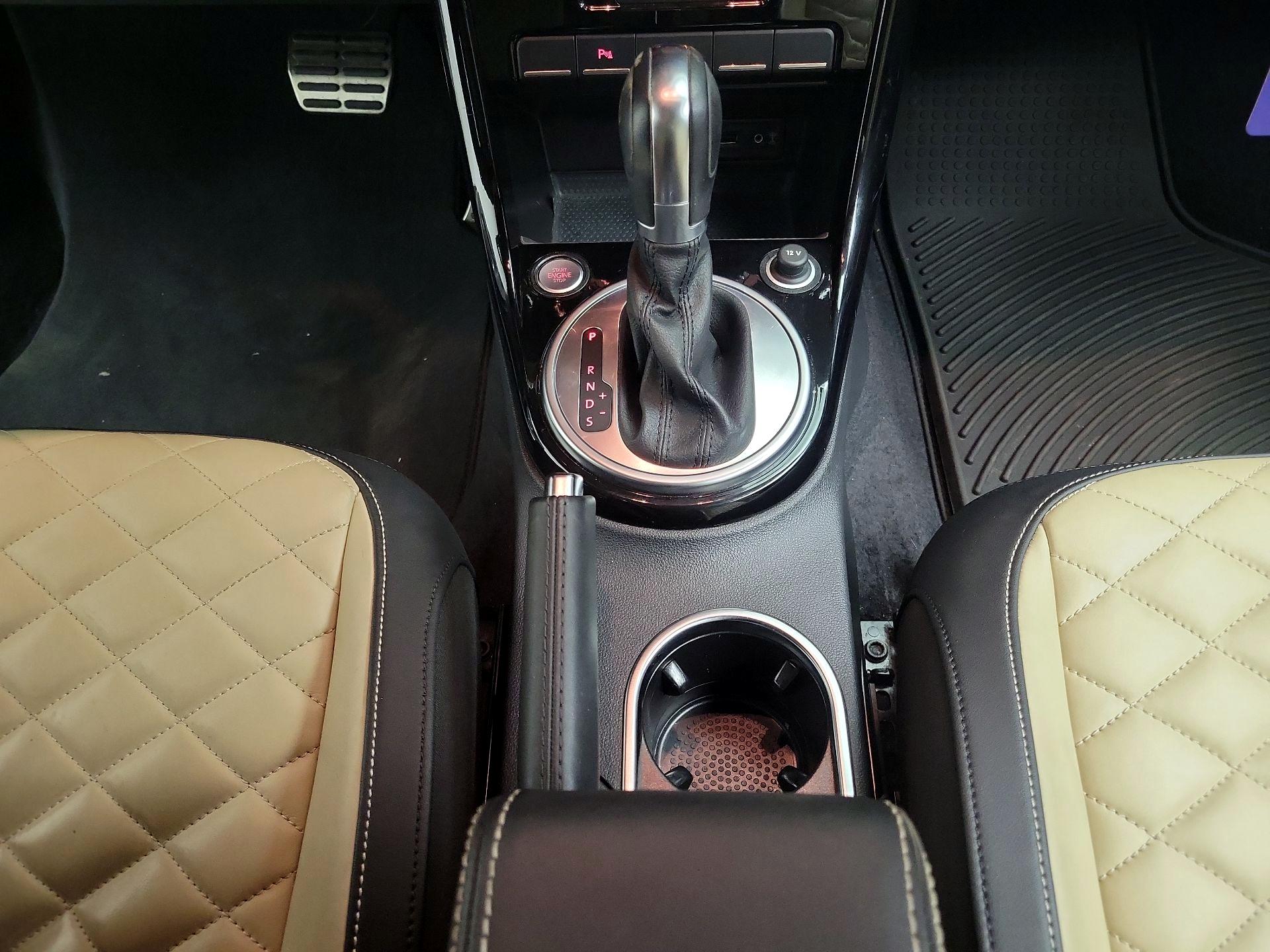 Thumbnail: 2019 Volkswagen Beetle - 17