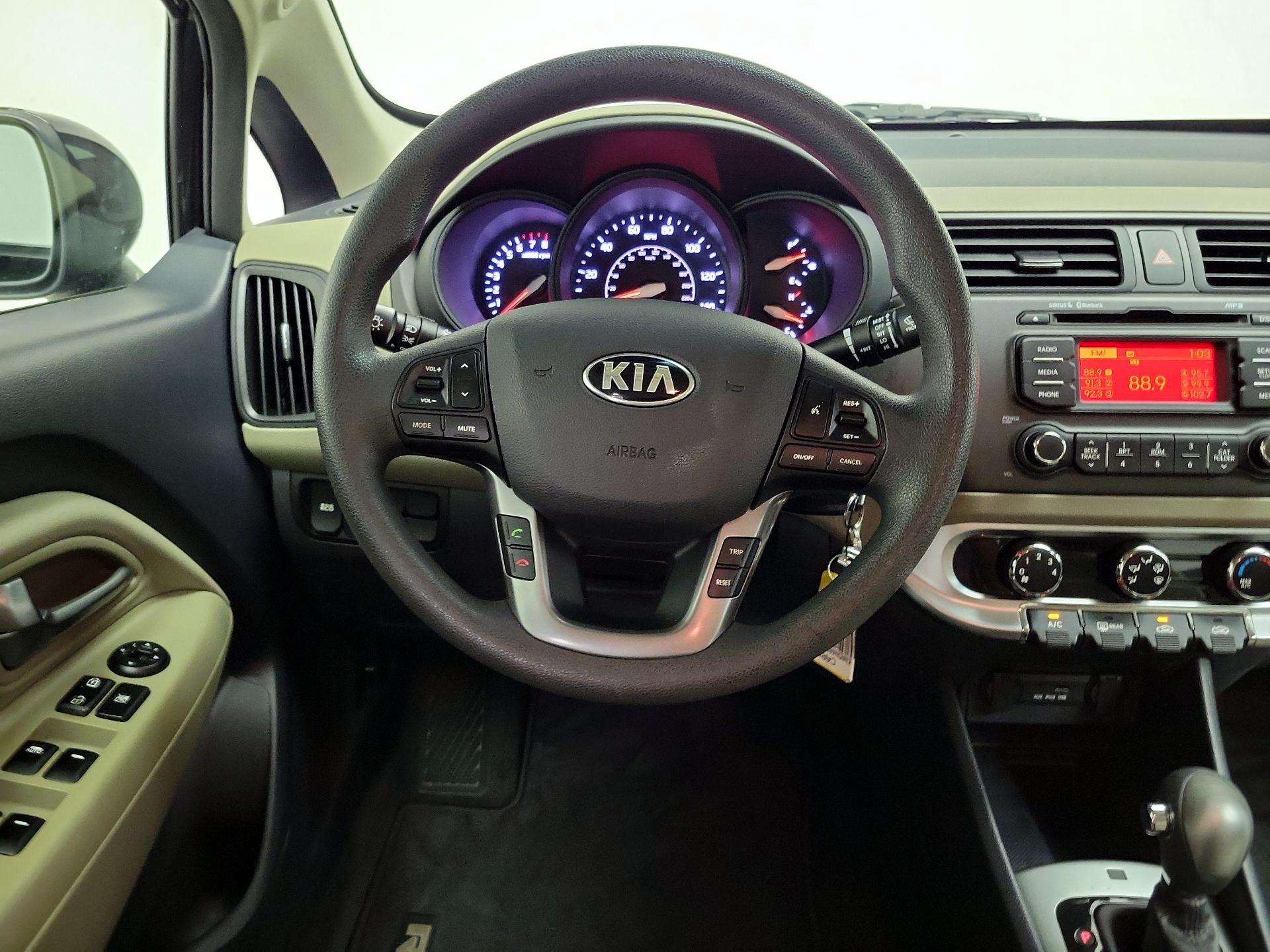 Thumbnail: 2014 Kia Rio - 10