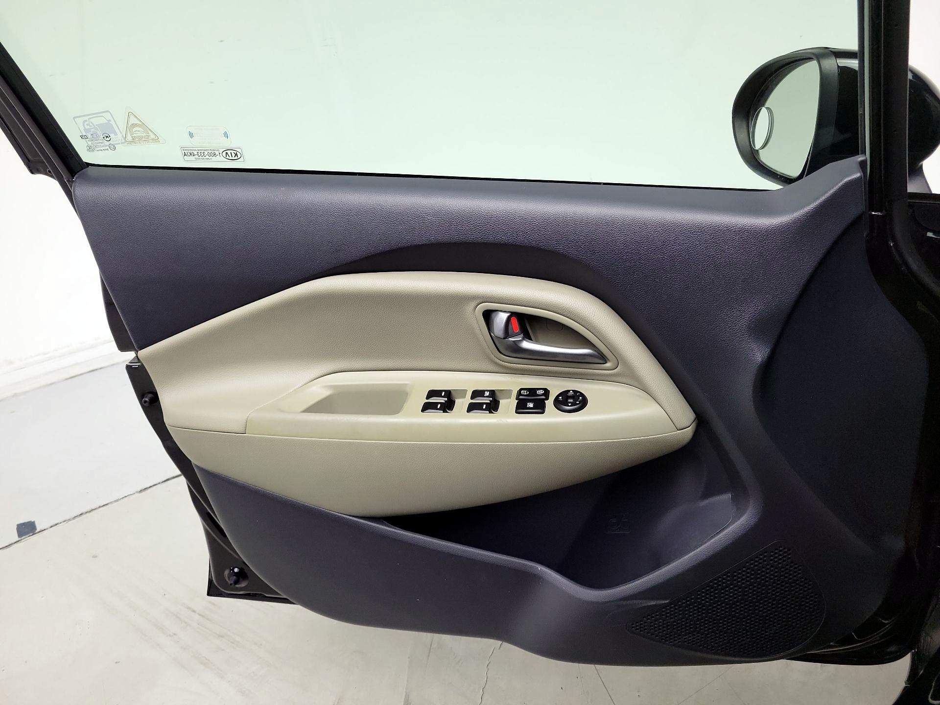 Thumbnail: 2014 Kia Rio - 12