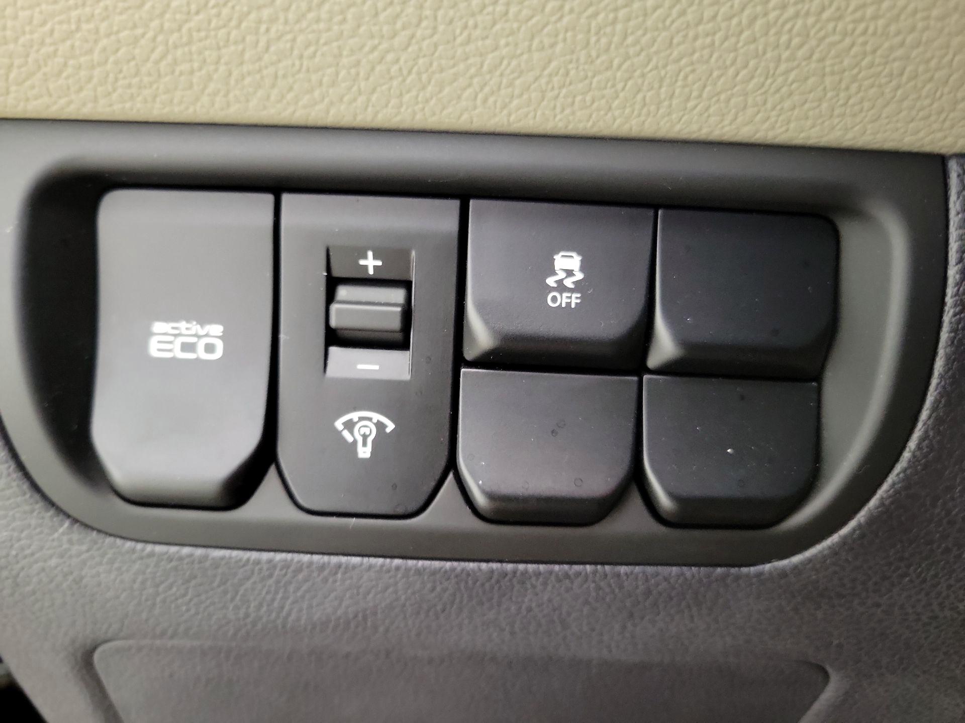 Thumbnail: 2014 Kia Rio - 13