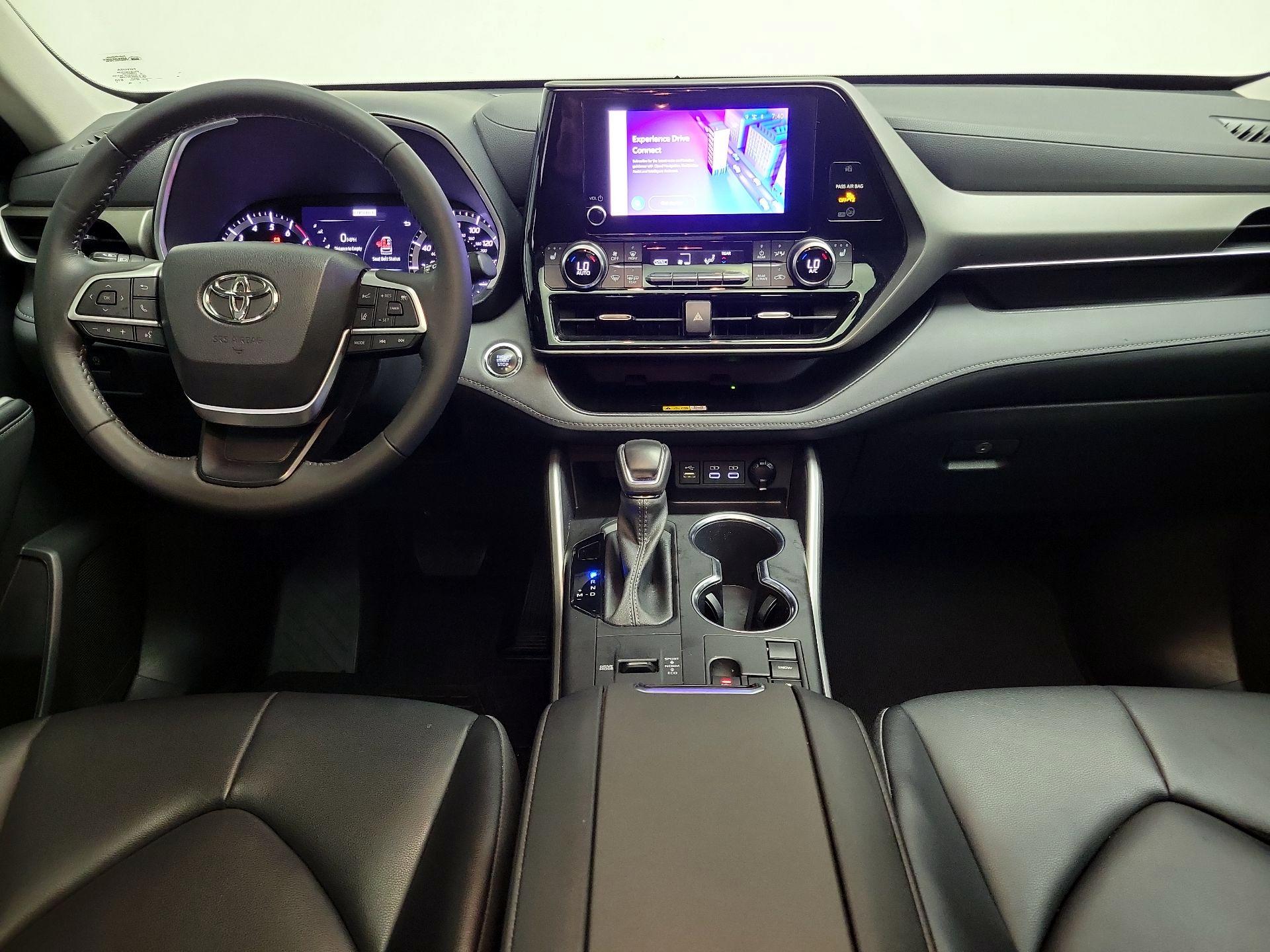 Thumbnail: 2023 Toyota Highlander - 9