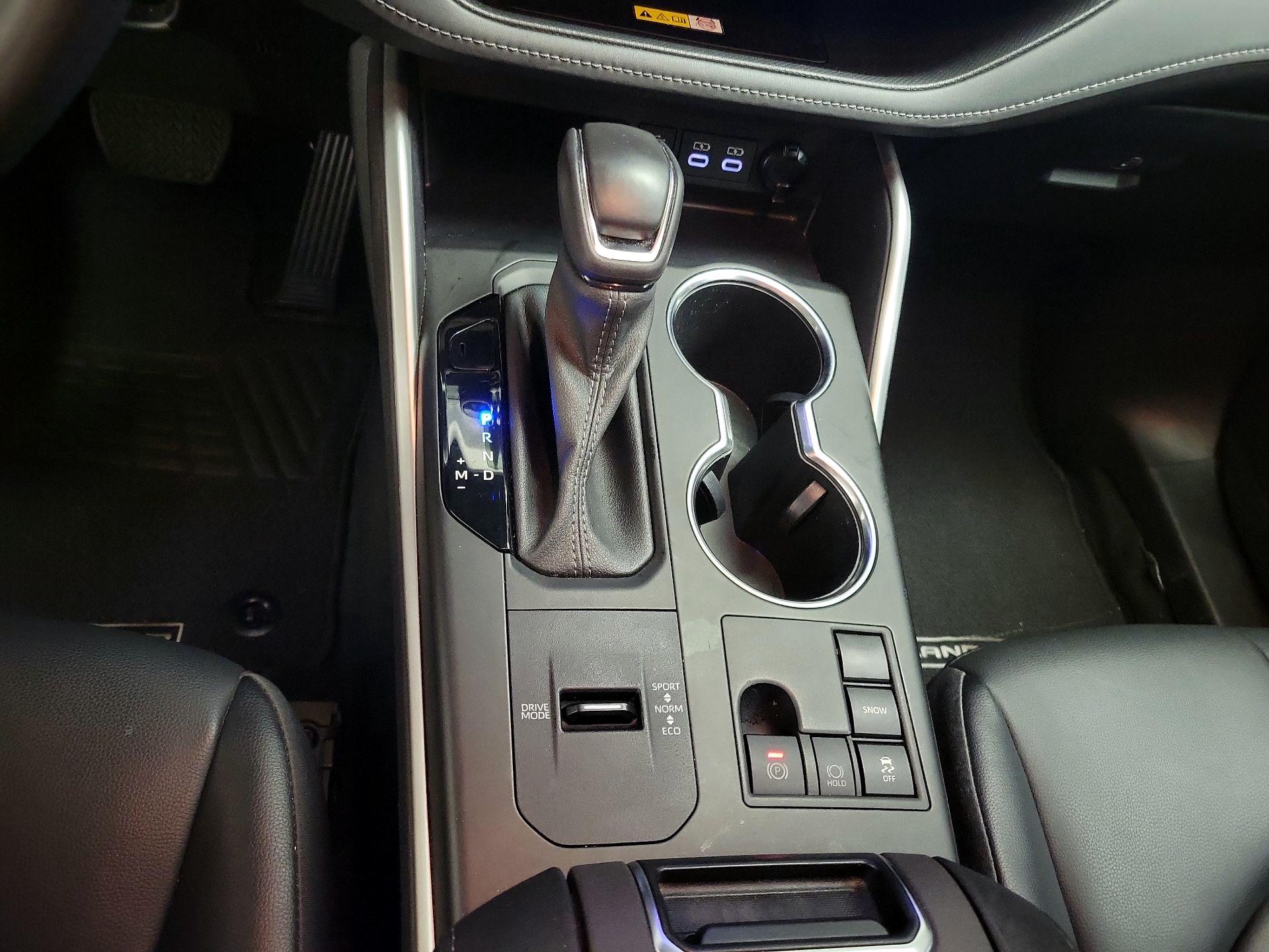 Thumbnail: 2023 Toyota Highlander - 18