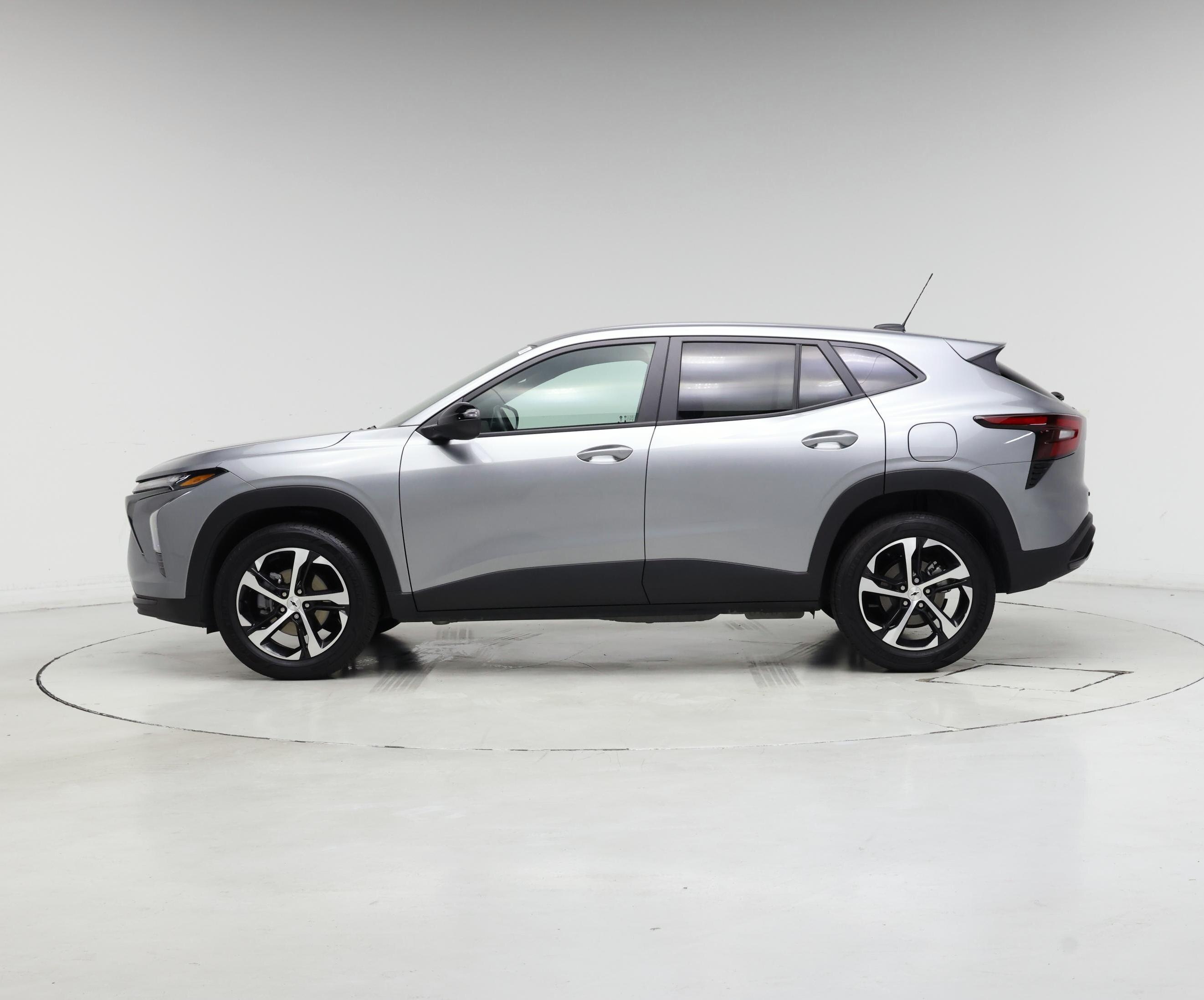 Thumbnail: 2025 Chevrolet Trax - 3