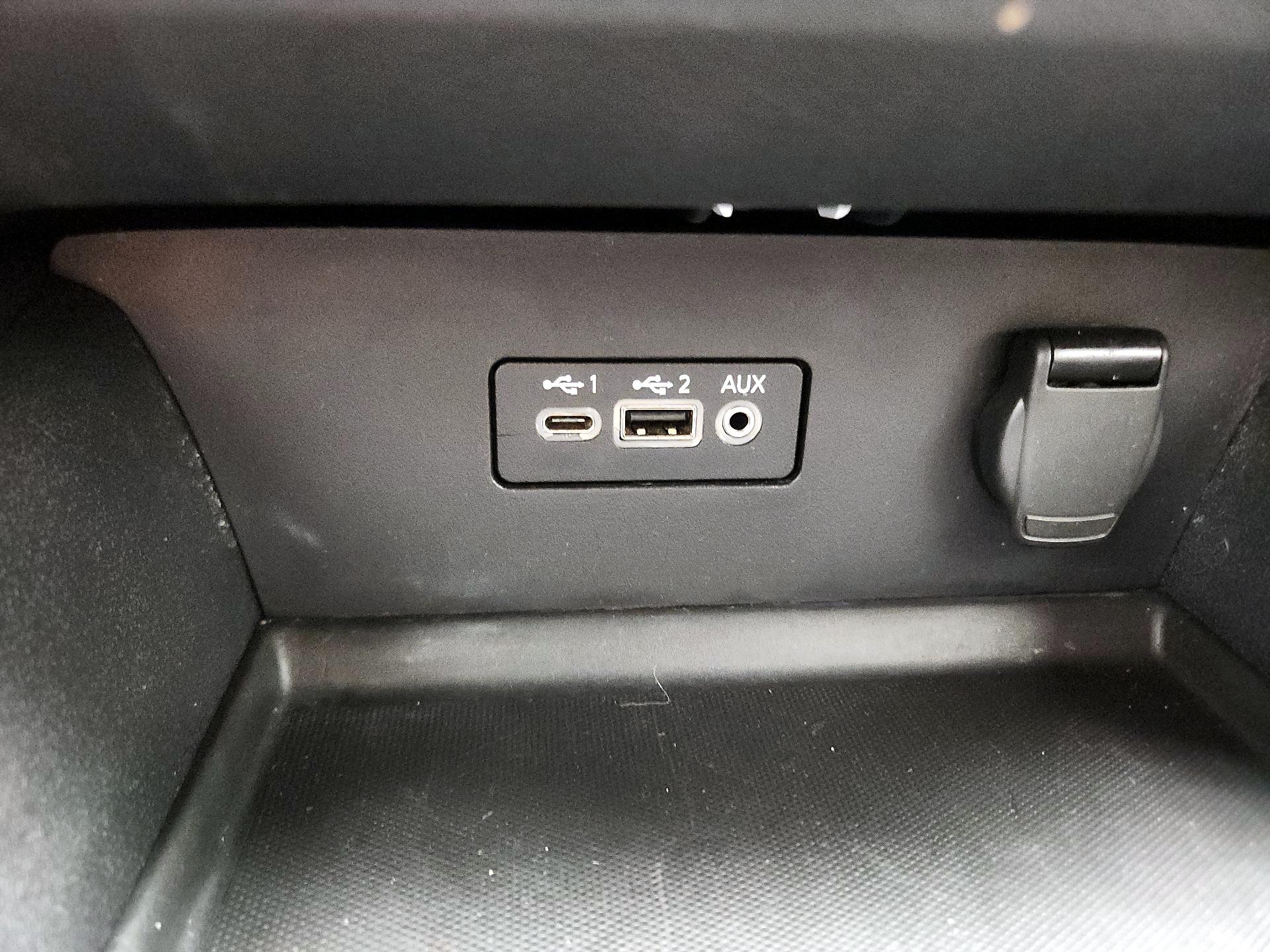 Thumbnail: 2019 Nissan Altima - 18