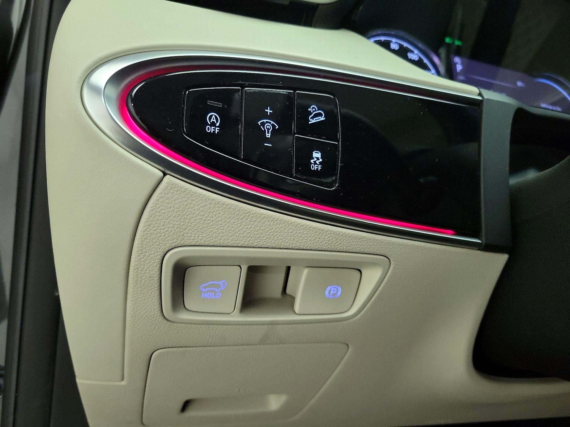Thumbnail: 2022 Genesis GV70 - 13