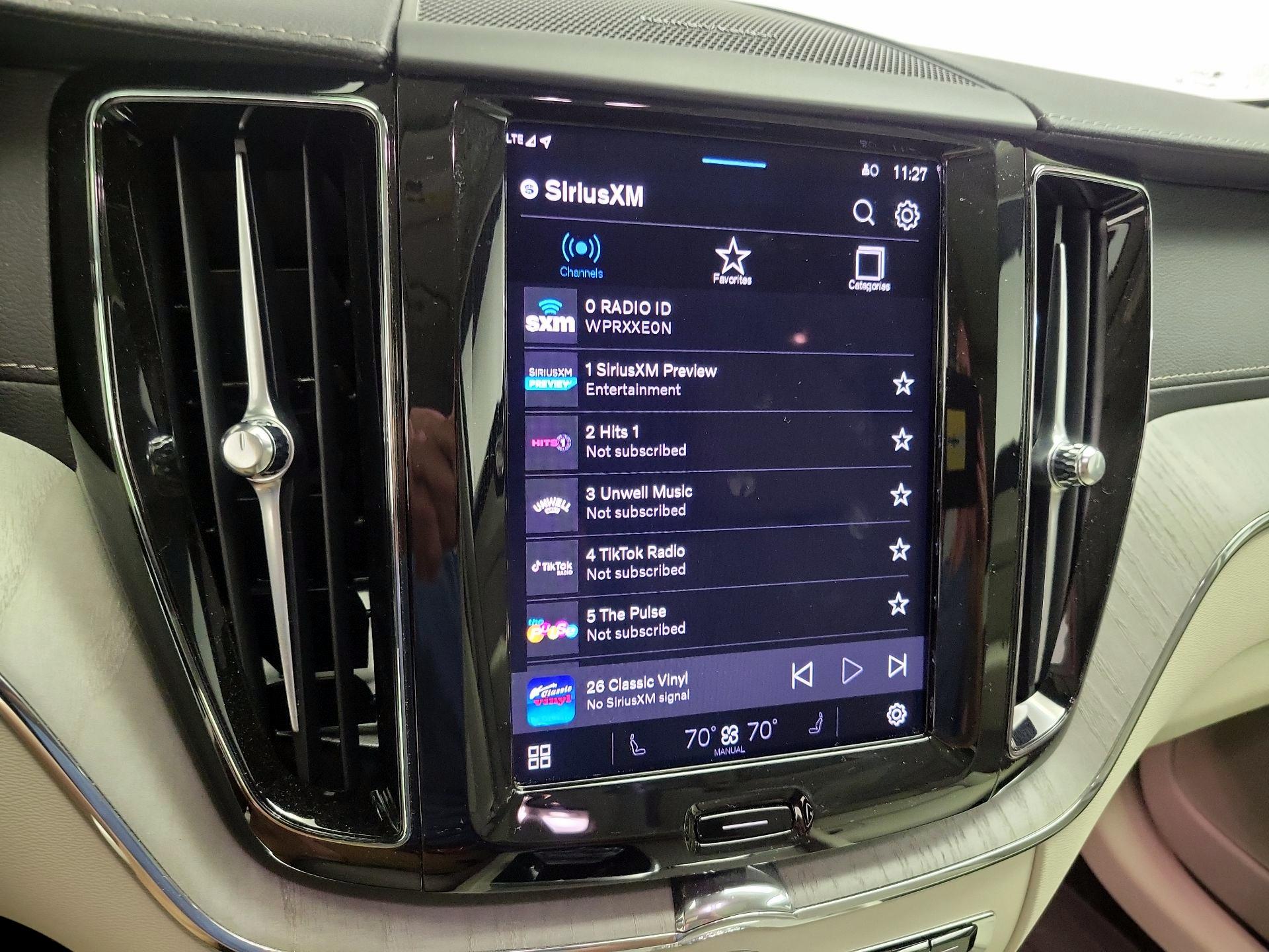 Thumbnail: 2025 Volvo XC60 - 16