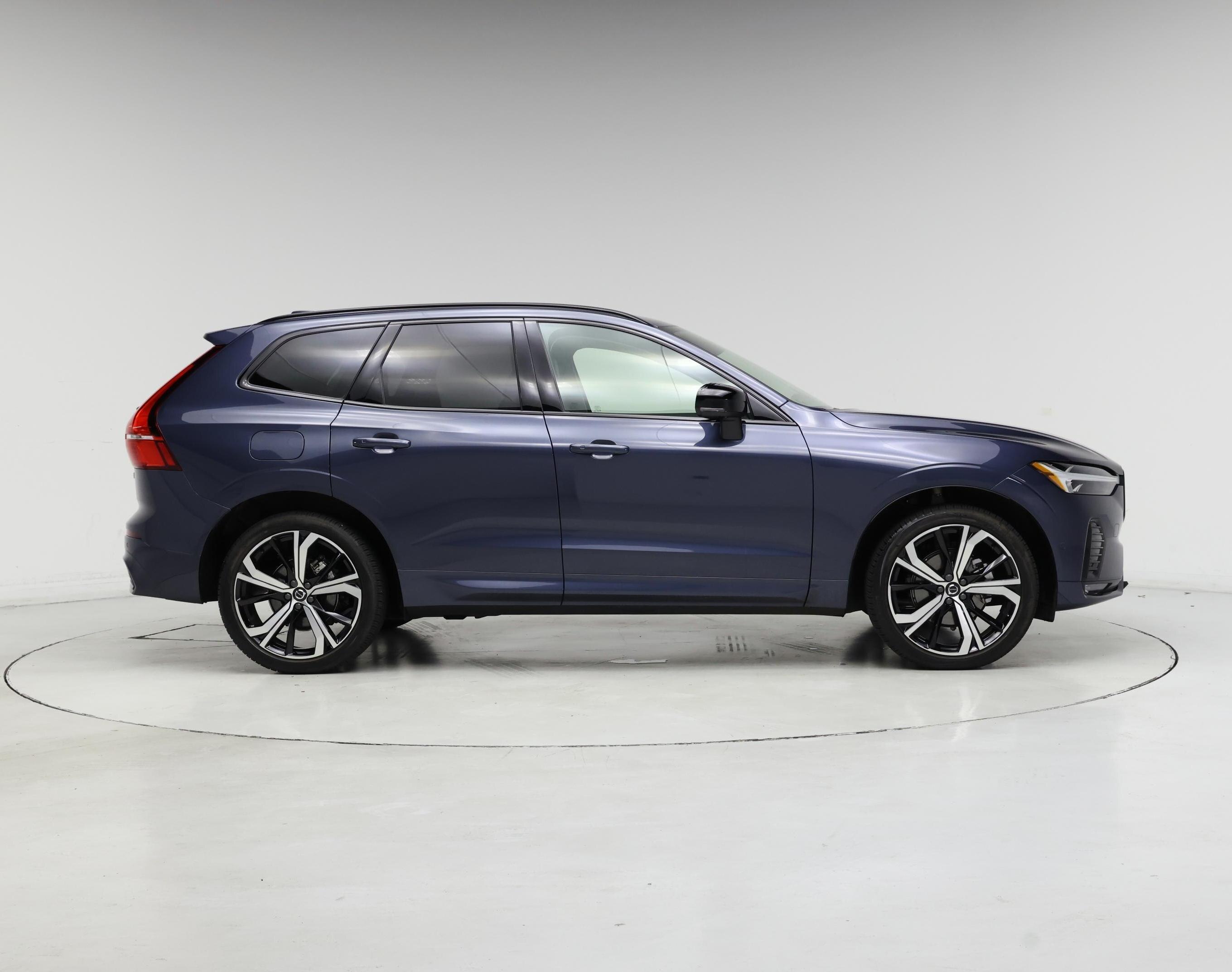Thumbnail: 2025 Volvo XC60 - 7