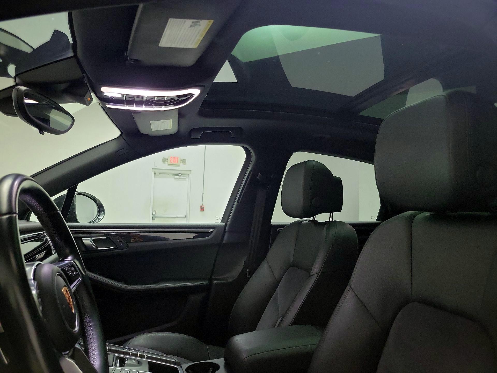 Thumbnail: 2018 Porsche Macan - 19