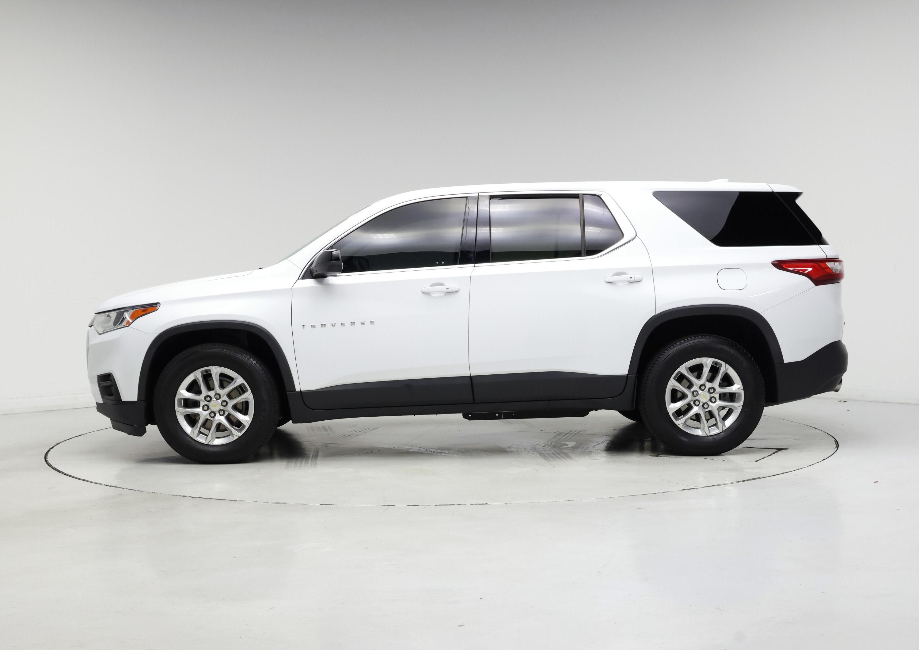 Thumbnail: 2021 Chevrolet Traverse - 3