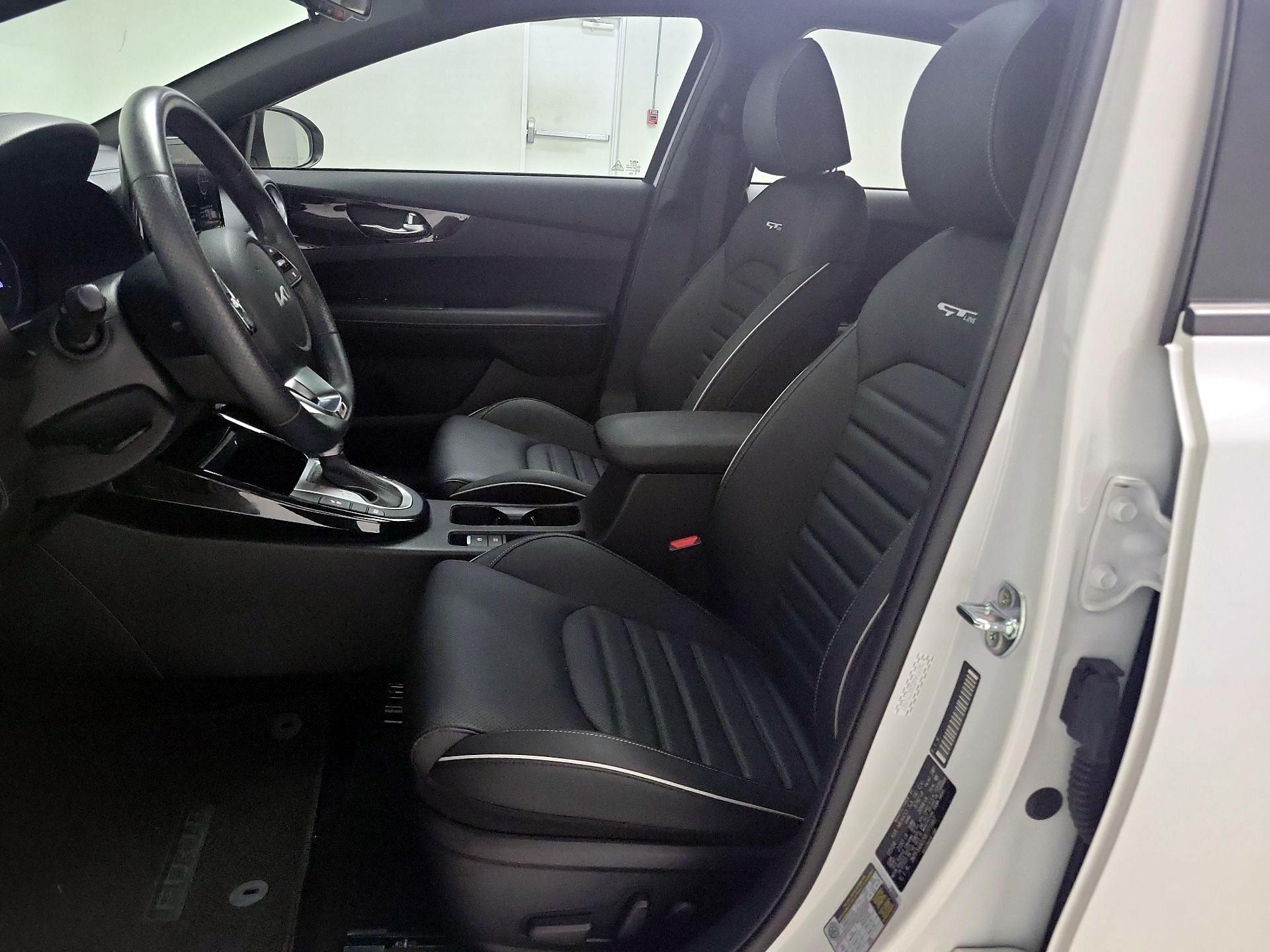 Thumbnail: 2024 Kia Forte - 11