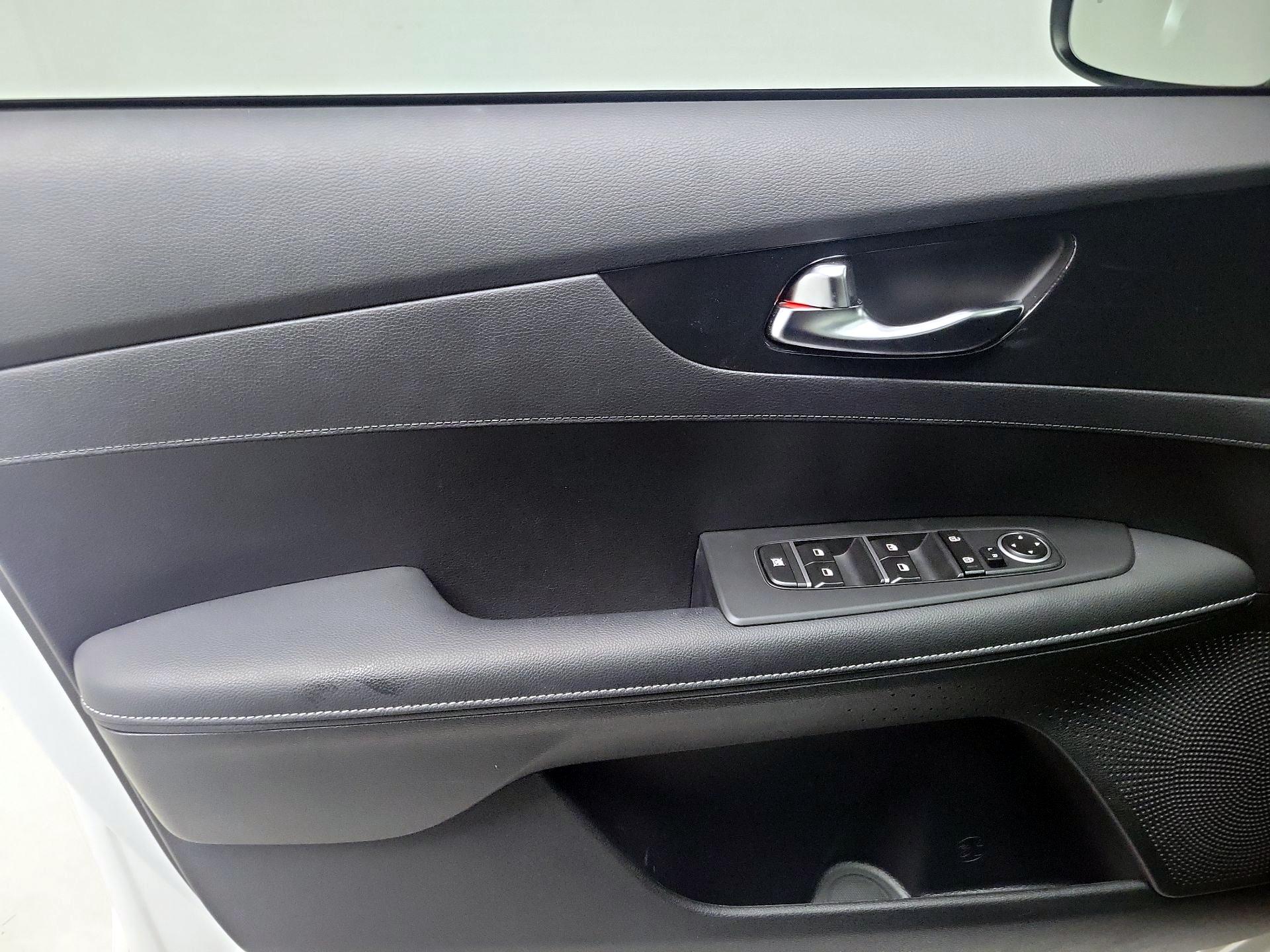 Thumbnail: 2024 Kia Forte - 12