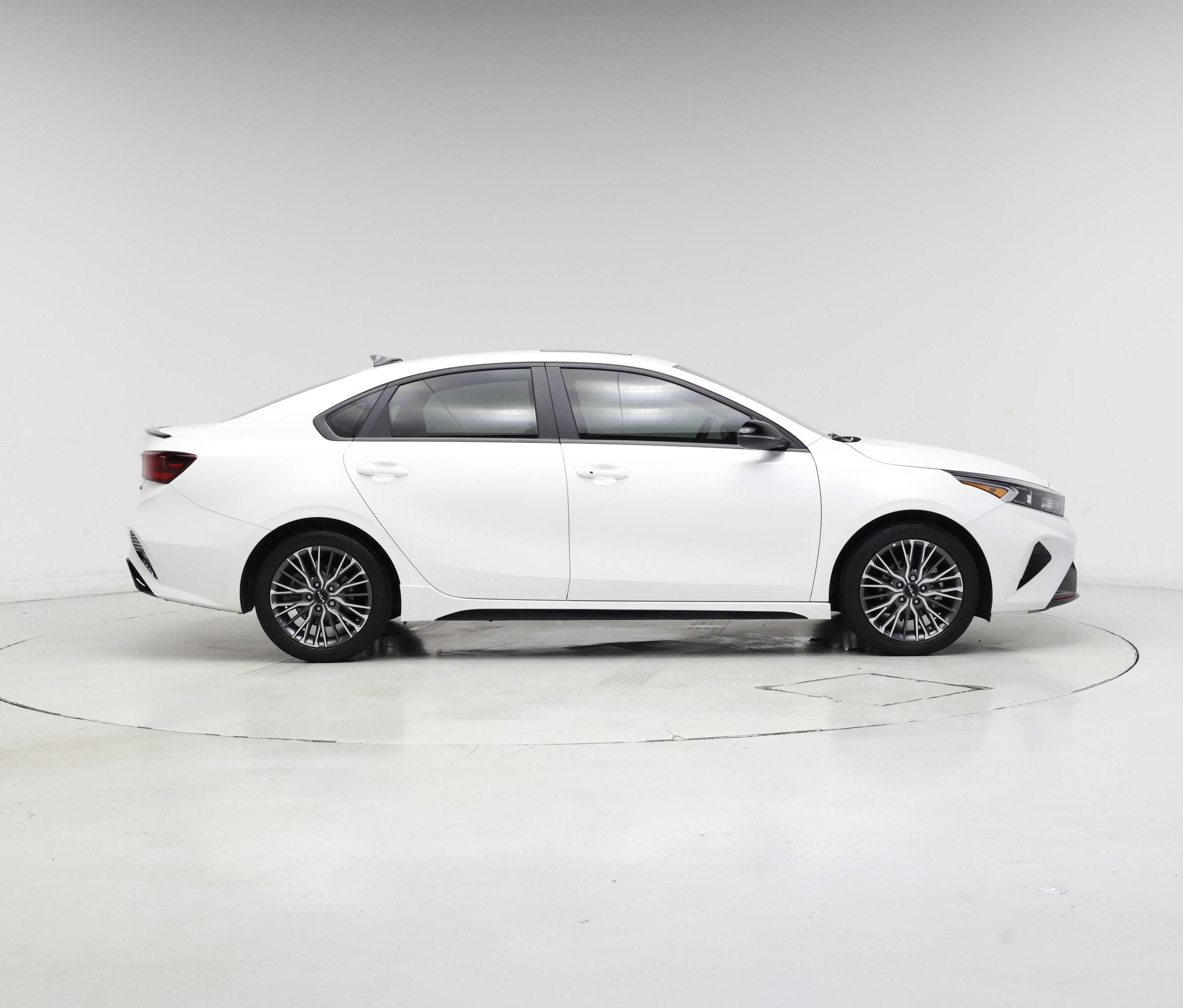 Thumbnail: 2024 Kia Forte - 7